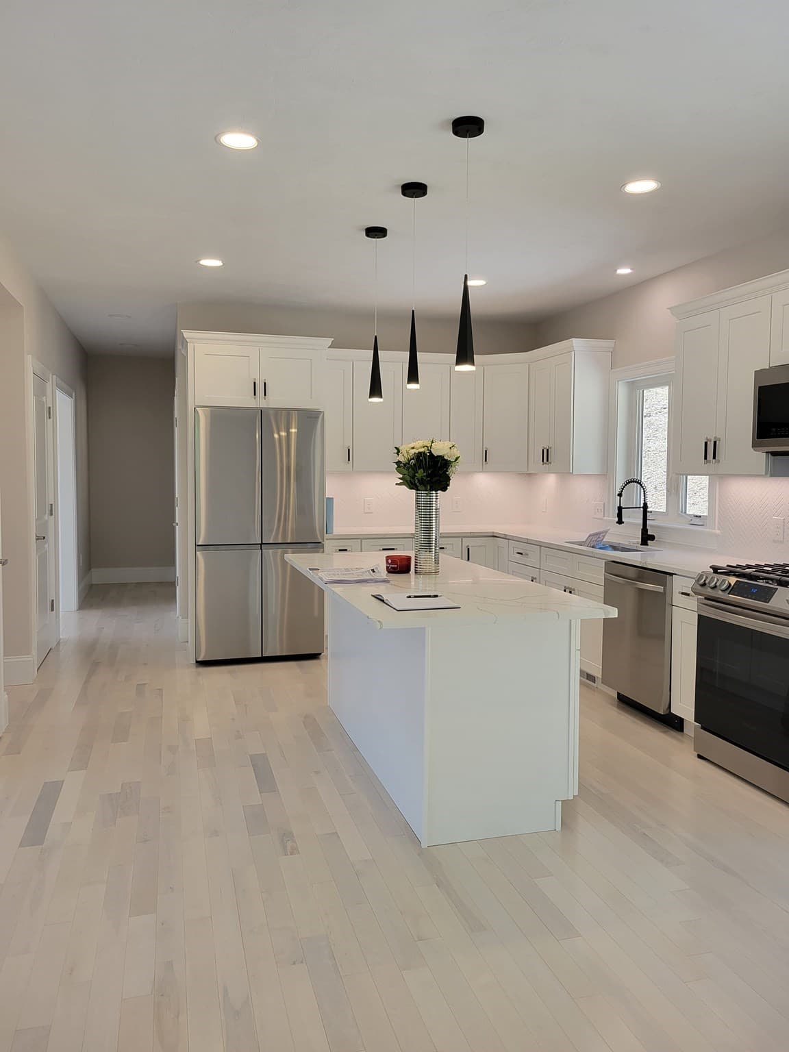 Single Family Residence at 77 Jennings Rd, Charlton MA 01507, Charlton, photo 4 of 9