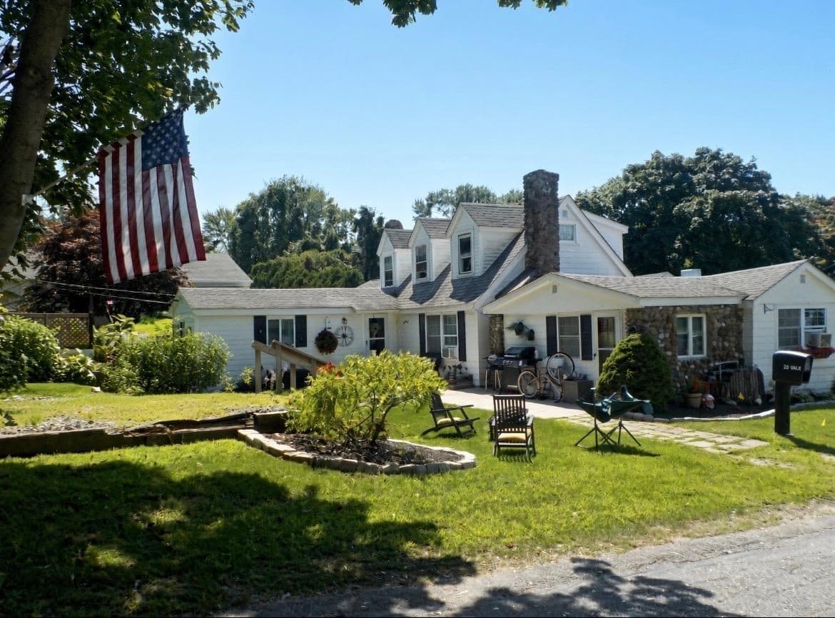 25 Yale Avenue, Swansea MA 02777