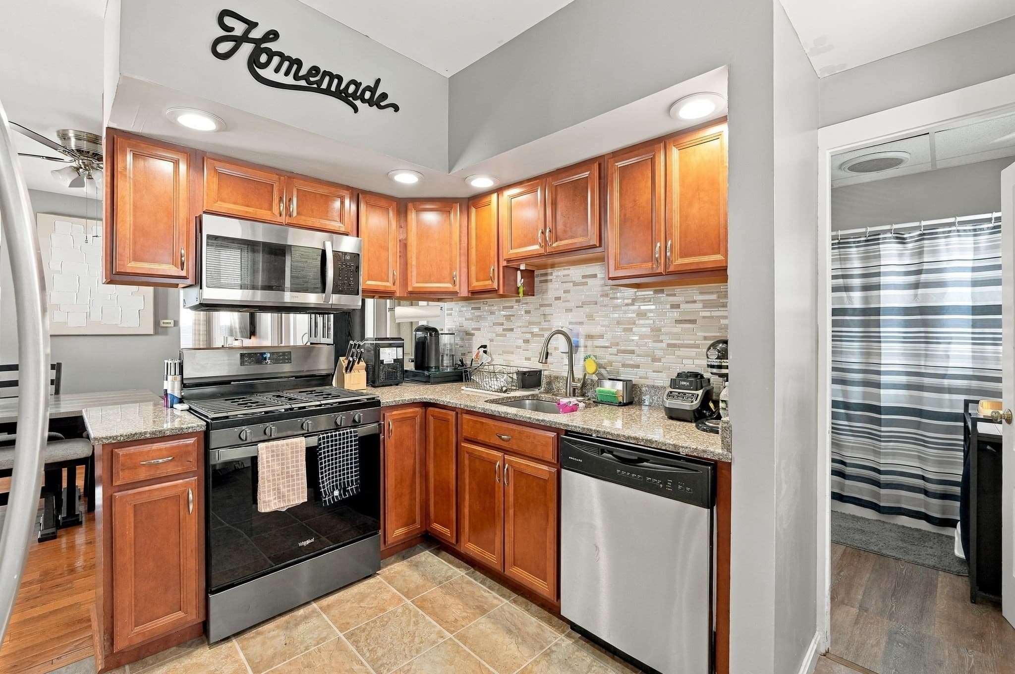 Multi Family at 125 Reynolds St, New Bedford MA 02746, New Bedford, photo 10 of 41