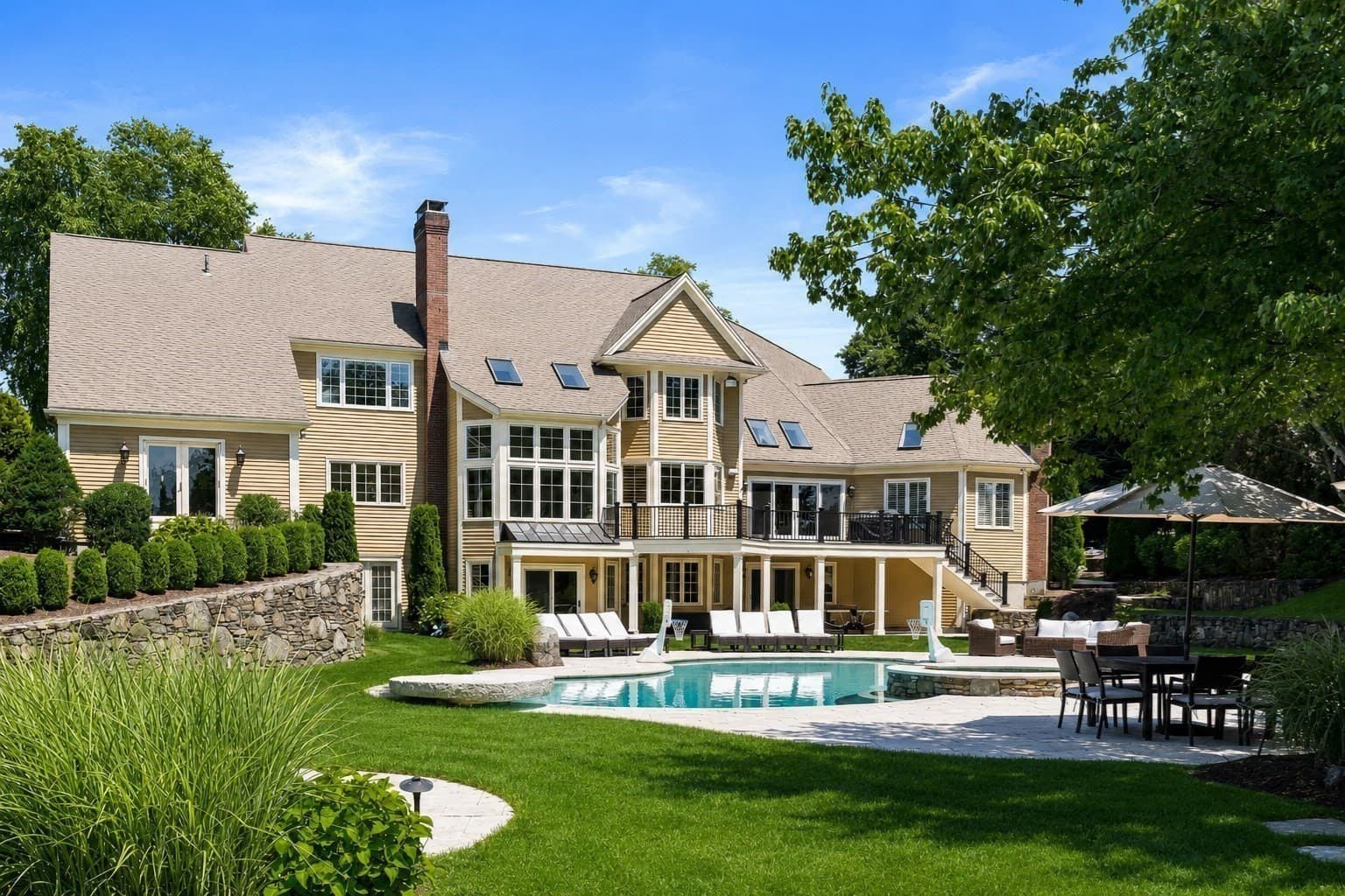 7 Pegan Ln, Natick MA 01760