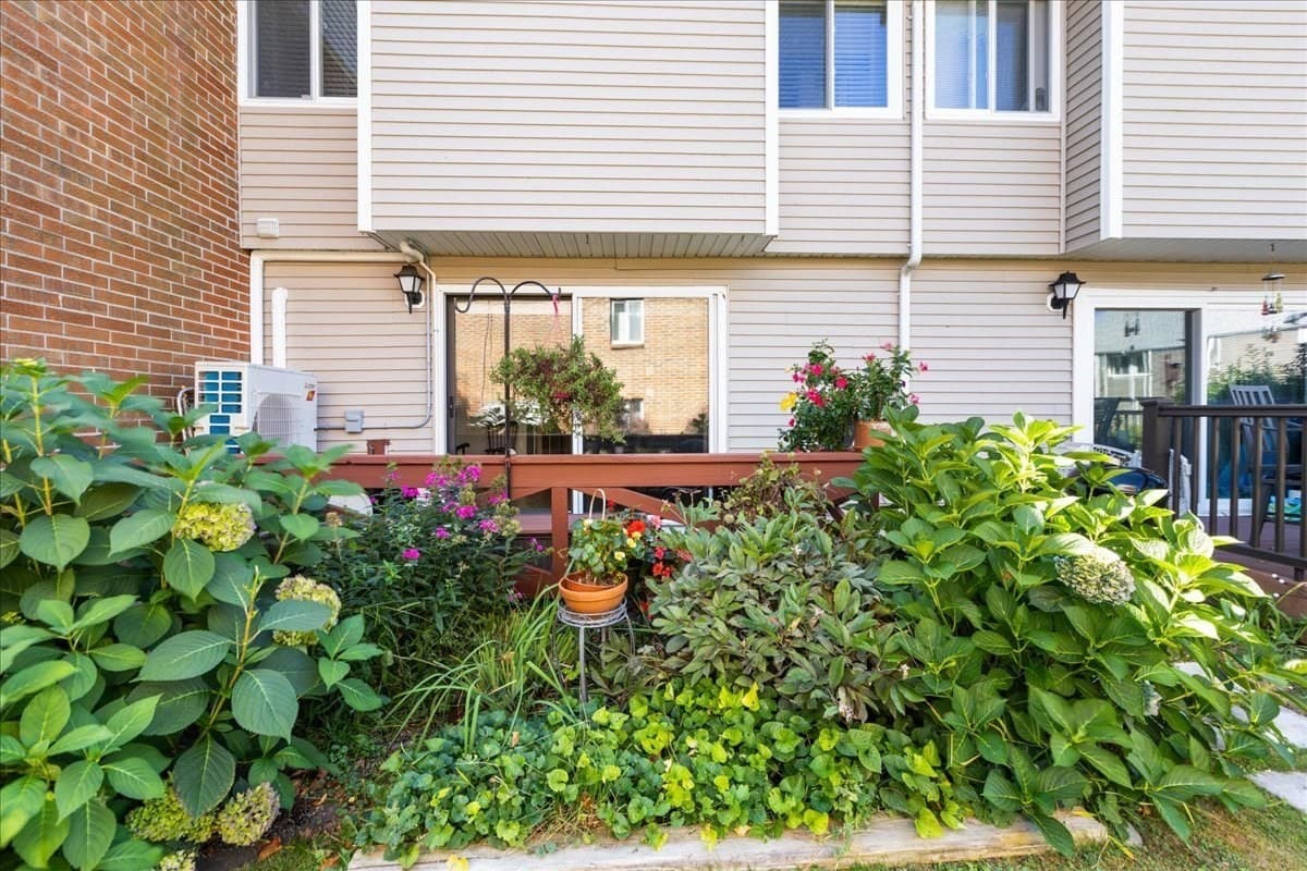 Condominium at 34 Glen Devin St # 34, Amesbury MA 01913, Amesbury, photo 28 of 41