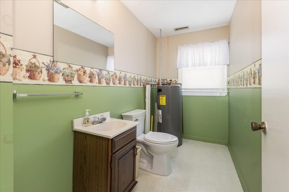 Condominium at 34 Glen Devin St # 34, Amesbury MA 01913, Amesbury, photo 34 of 41