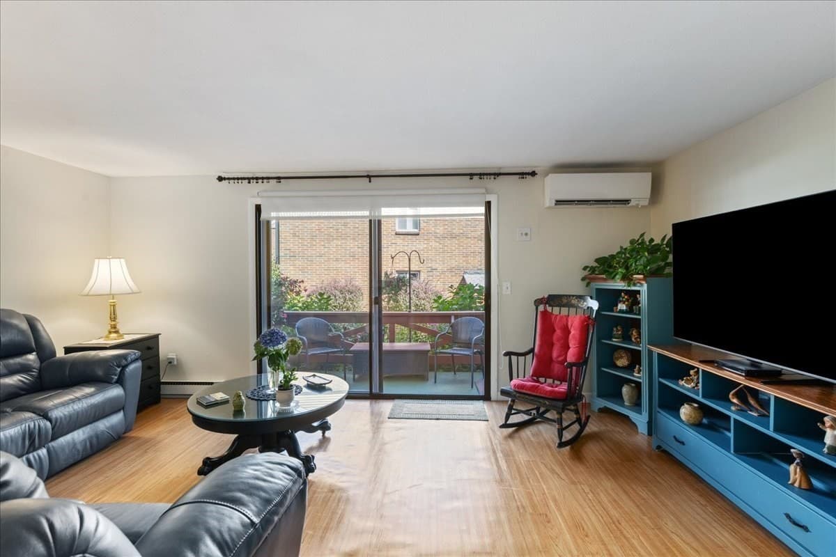 Condominium at 34 Glen Devin St # 34, Amesbury MA 01913, Amesbury, photo 14 of 41