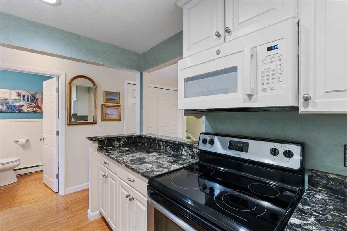 Condominium at 34 Glen Devin St # 34, Amesbury MA 01913, Amesbury, photo 11 of 41
