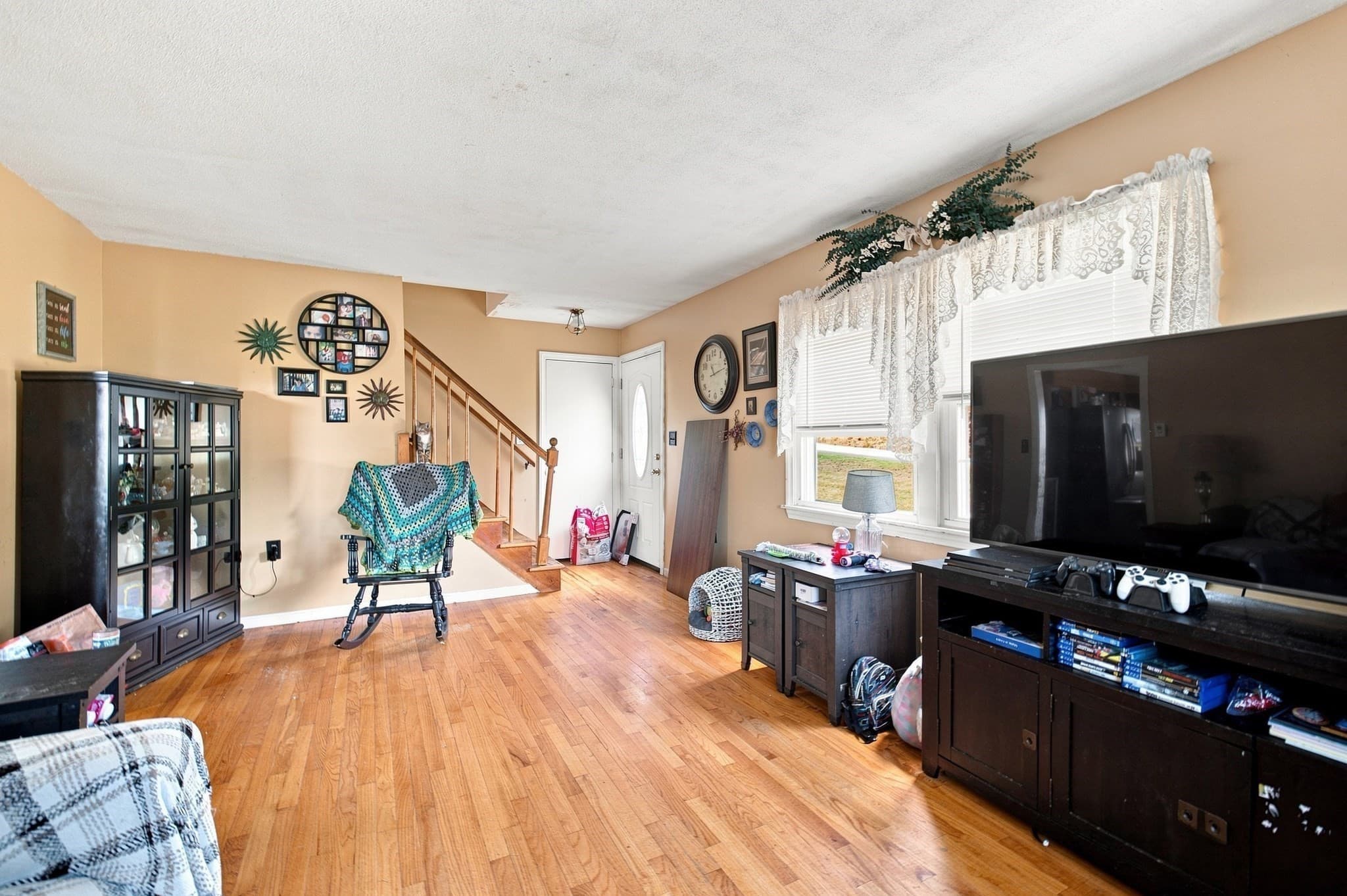 Single Family Residence at 25 Bixby Rd, Spencer MA 01562, Spencer, photo 11 of 37