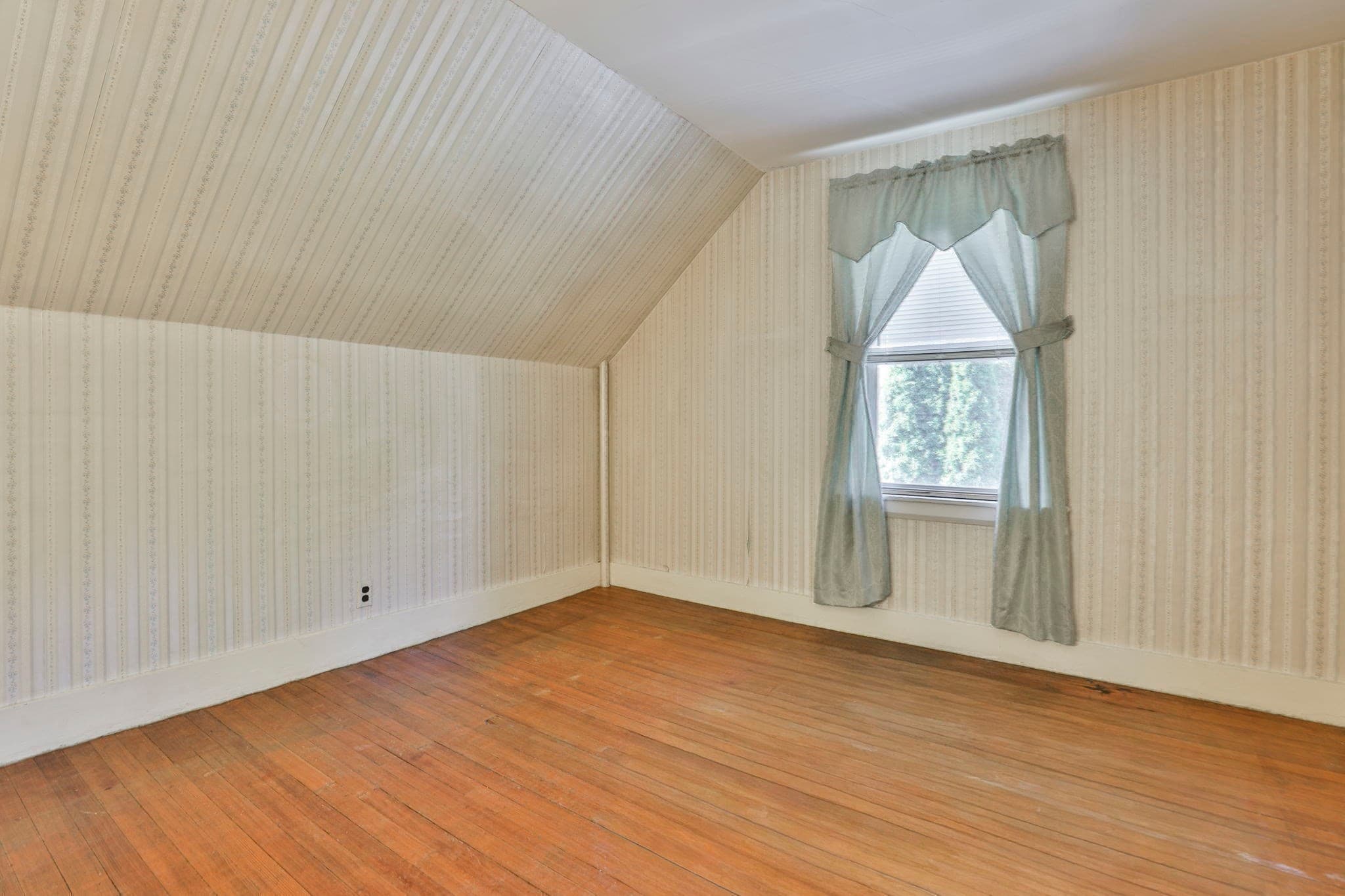 Single Family Residence at 102 Kirtland St, Lynn MA 01905, Lynn, photo 25 of 38