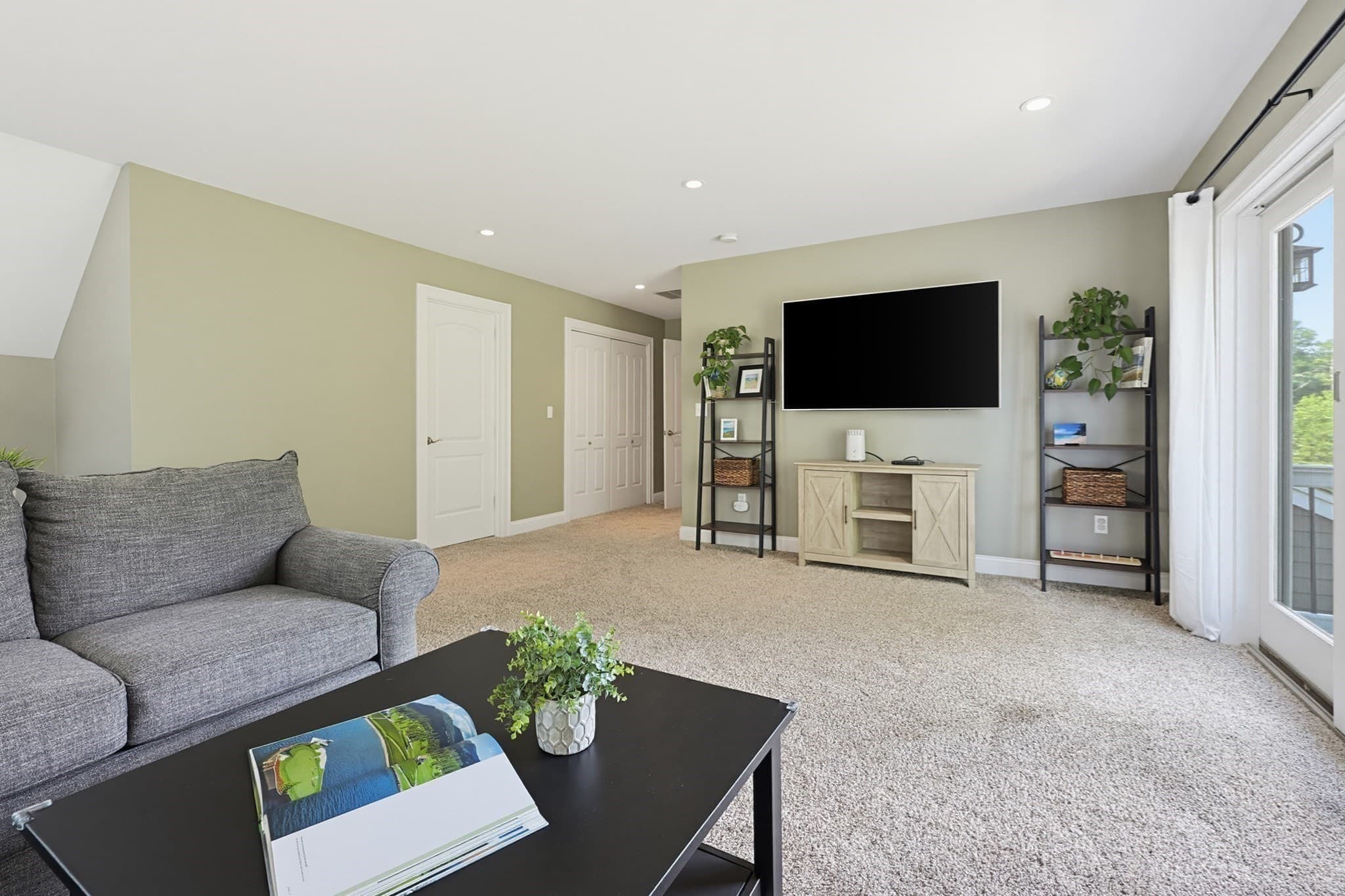 Single Family Residence at 22 Willowbe Ct, North Attleboro MA 02760, North Attleboro, photo 30 of 42