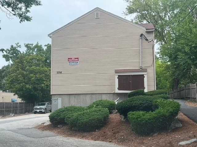 Condominium at 126 Willard Street # I, Lowell MA 01850, Lowell, photo 38 of 39