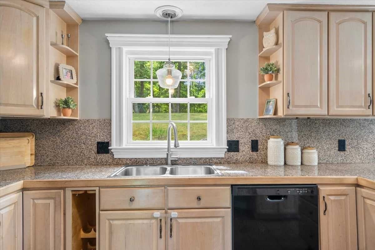 Single Family Residence at 120 Ivy Lane, Northbridge MA 01588, Northbridge, photo 15 of 41