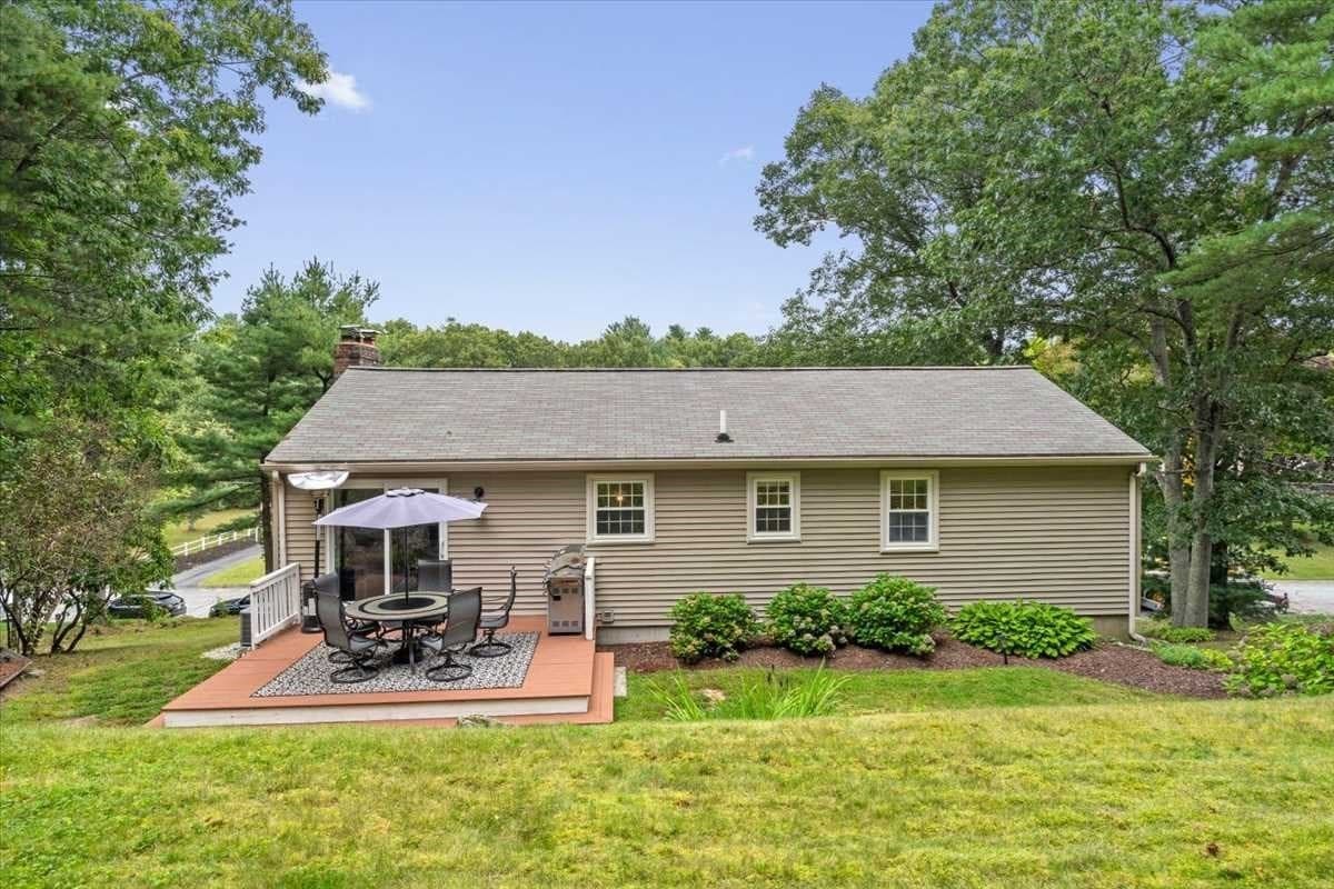 Single Family Residence at 120 Ivy Lane, Northbridge MA 01588, Northbridge, photo 8 of 41