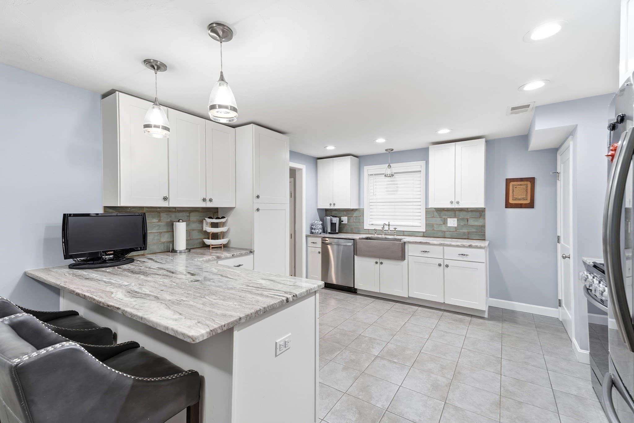 Single Family Residence at 17 Bicknell Road, Weymouth MA 02191, Weymouth, photo 3 of 40