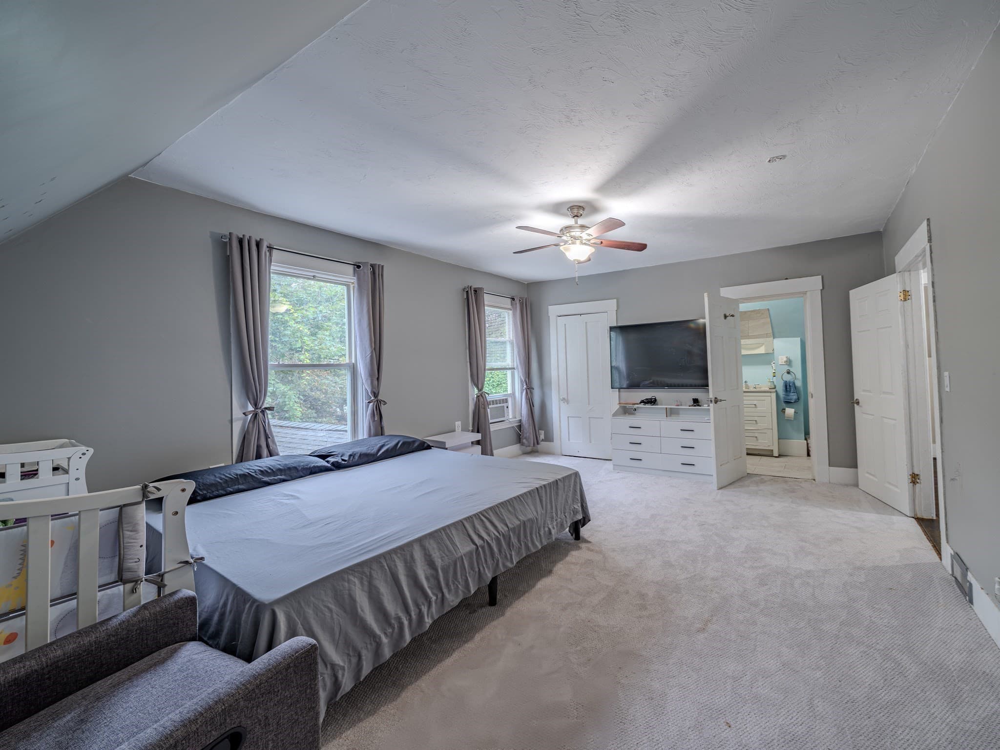 Single Family Residence at 72 Mount Vernon St, Fitchburg MA 01420, Fitchburg, photo 17 of 36