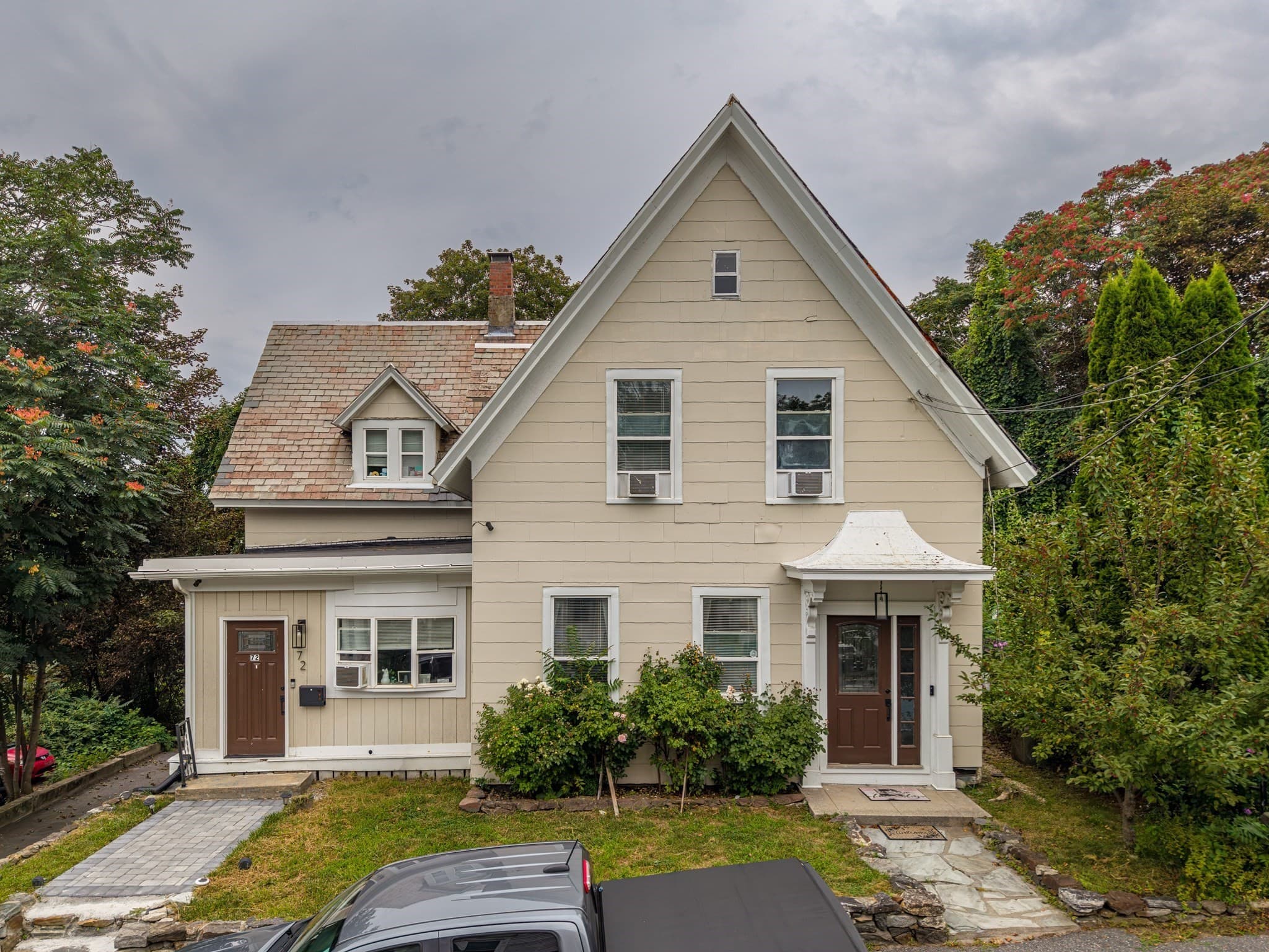 72 Mount Vernon St, Fitchburg MA 01420