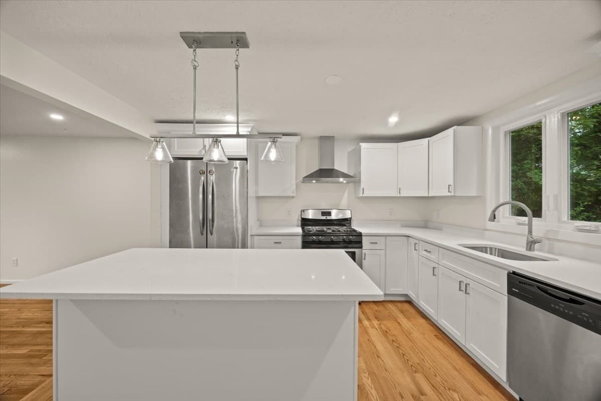Single Family Residence at 1088 Middleboro Ave, Taunton MA 02718, Taunton, photo 13 of 41
