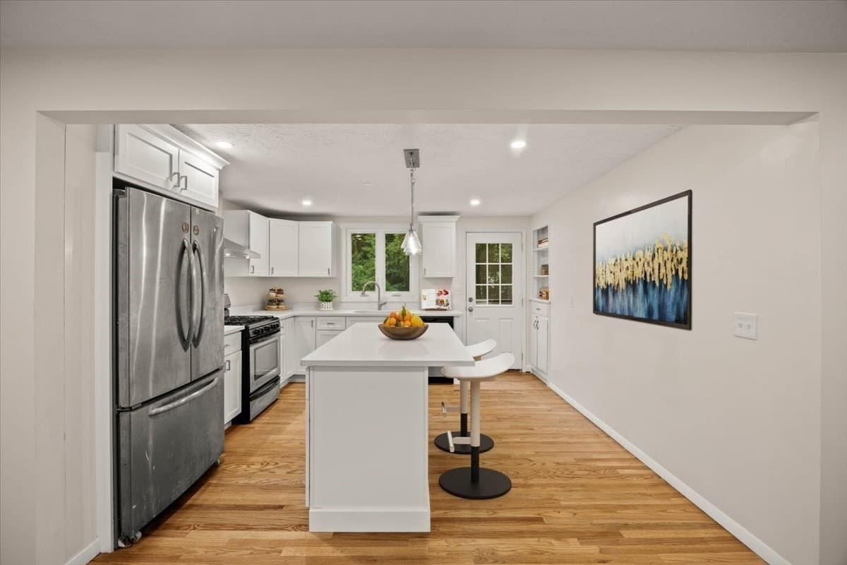 Single Family Residence at 1088 Middleboro Ave, Taunton MA 02718, Taunton, photo 9 of 41