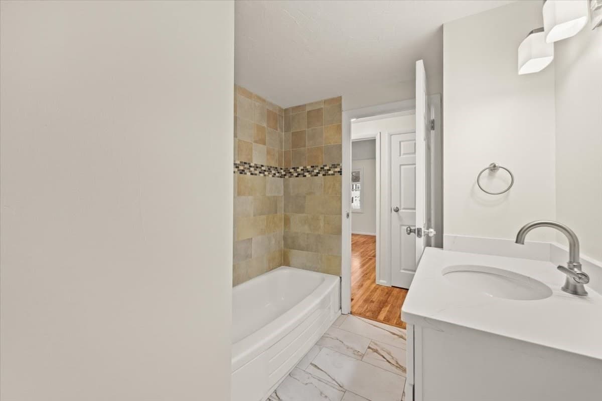 Single Family Residence at 1088 Middleboro Ave, Taunton MA 02718, Taunton, photo 15 of 41