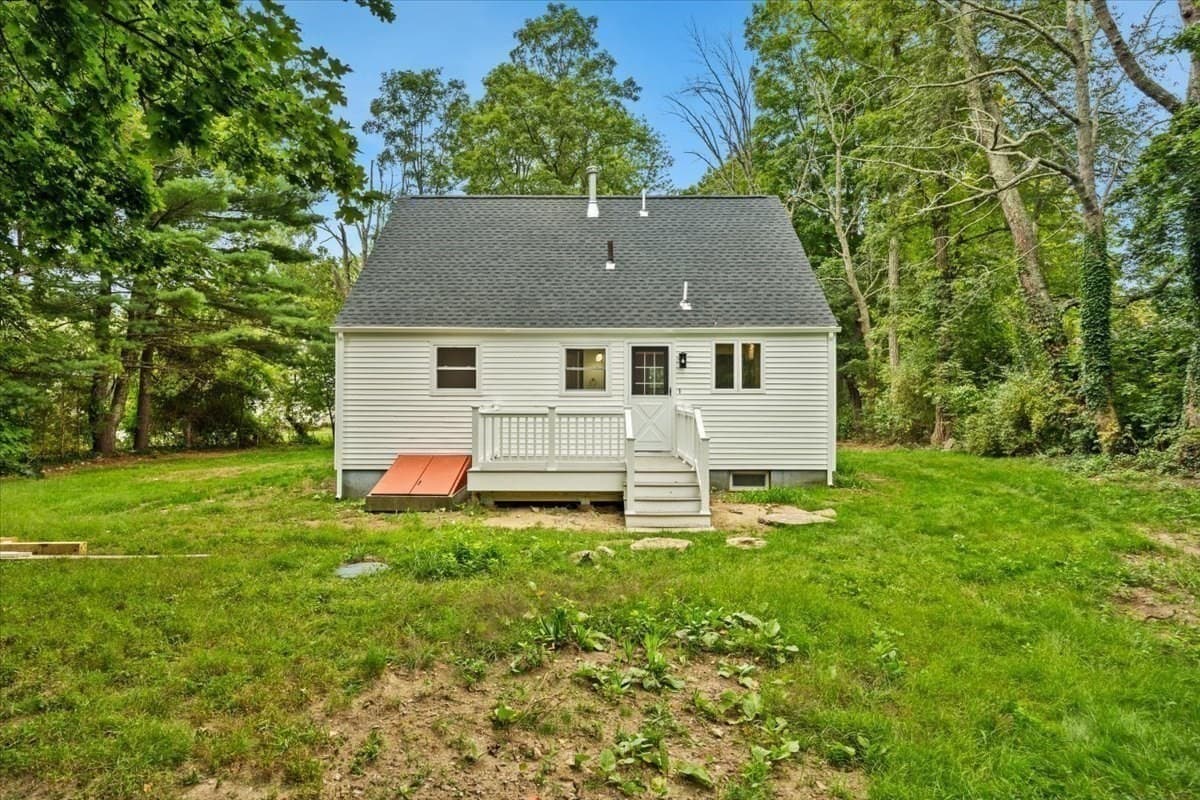 Single Family Residence at 1088 Middleboro Ave, Taunton MA 02718, Taunton, photo 35 of 41