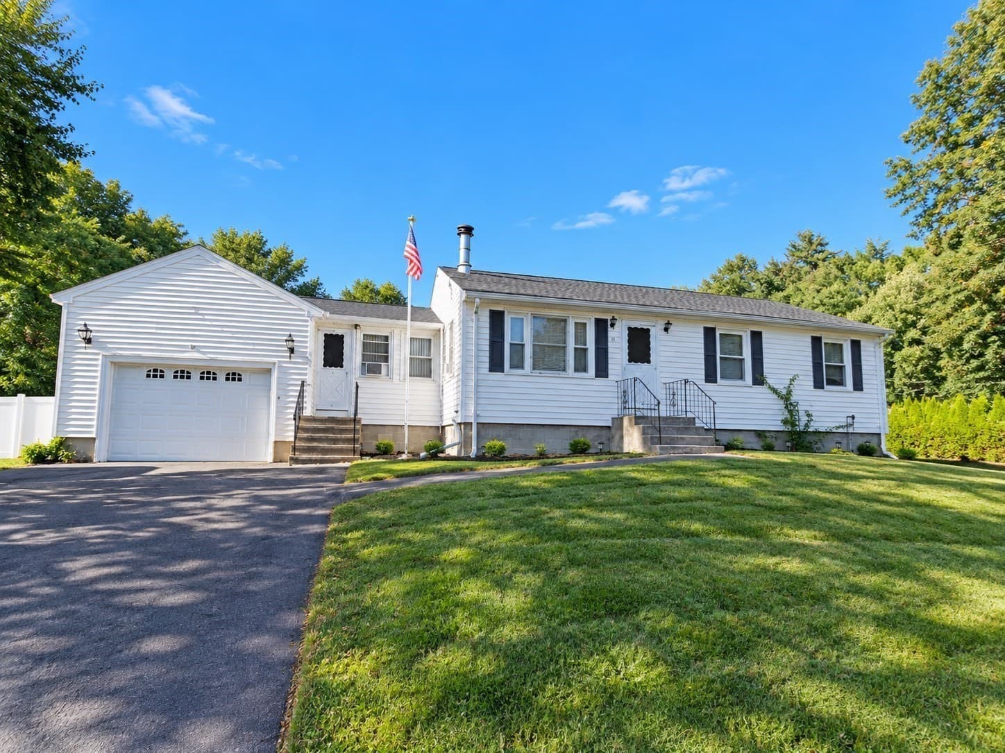 11 University Lane, Methuen MA 01844