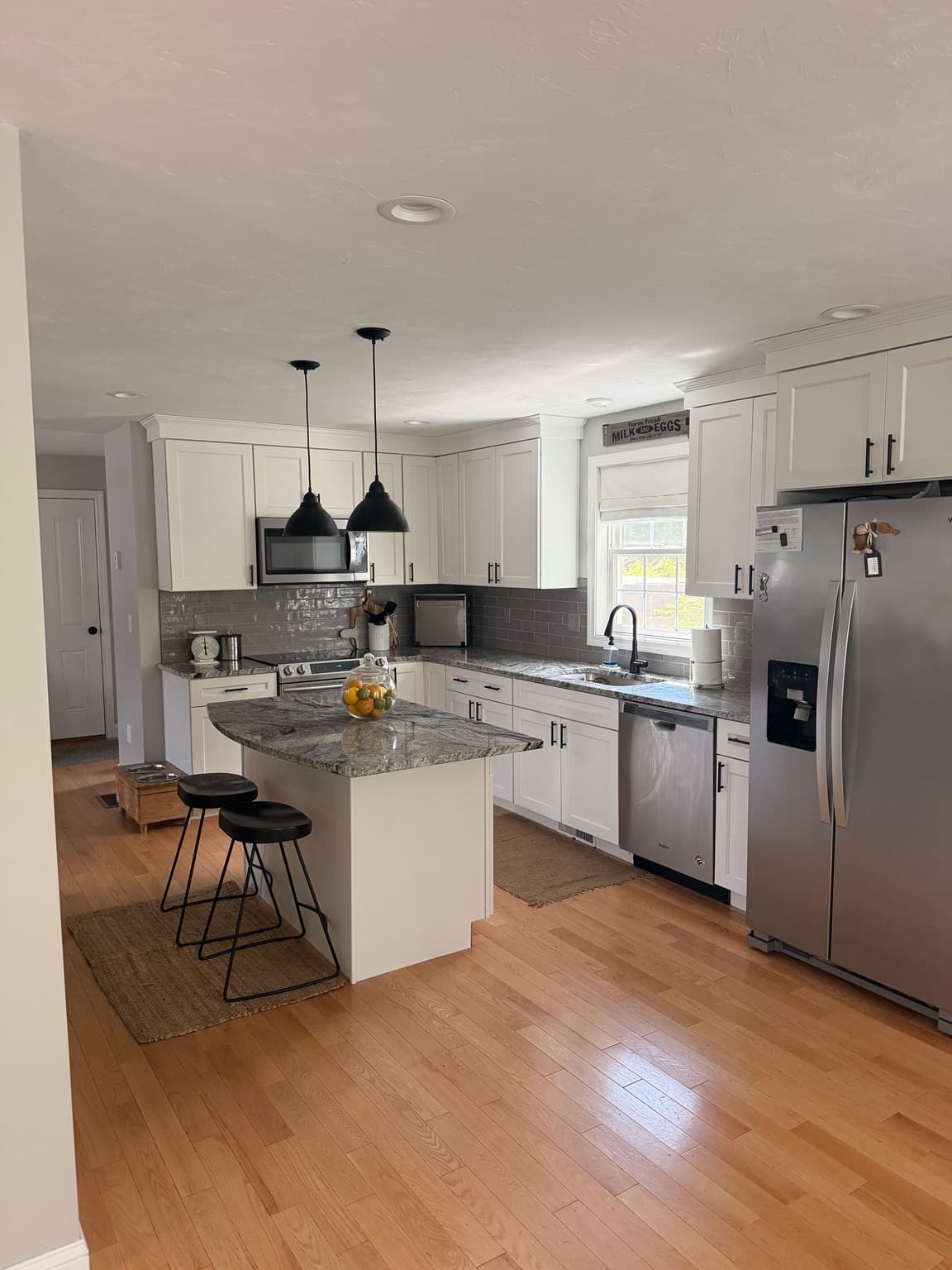 Single Family Residence at 33 Ledgewood Cir, Attleboro MA 02703, Attleboro, photo 3 of 26