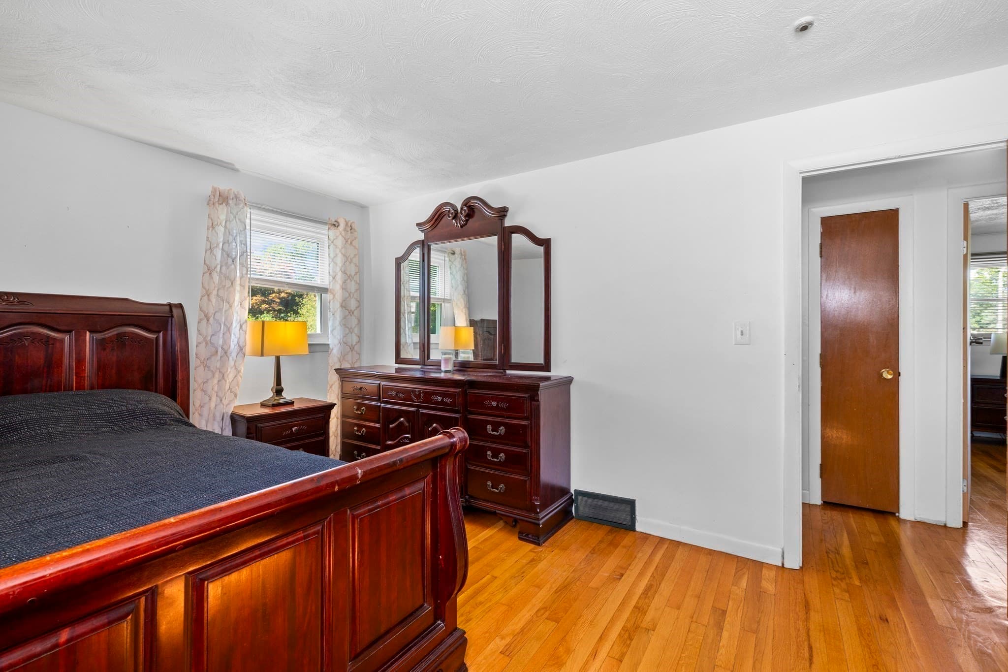 Single Family Residence at 17 Acorn Dr, Randolph MA 02368, Randolph, photo 9 of 26