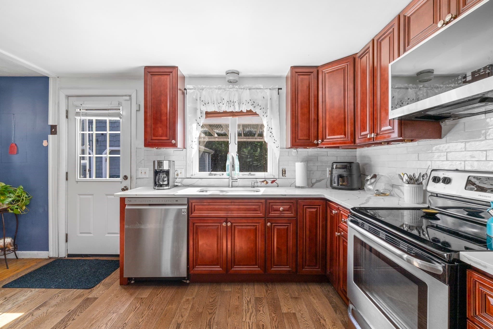 Single Family Residence at 17 Acorn Dr, Randolph MA 02368, Randolph, photo 4 of 26