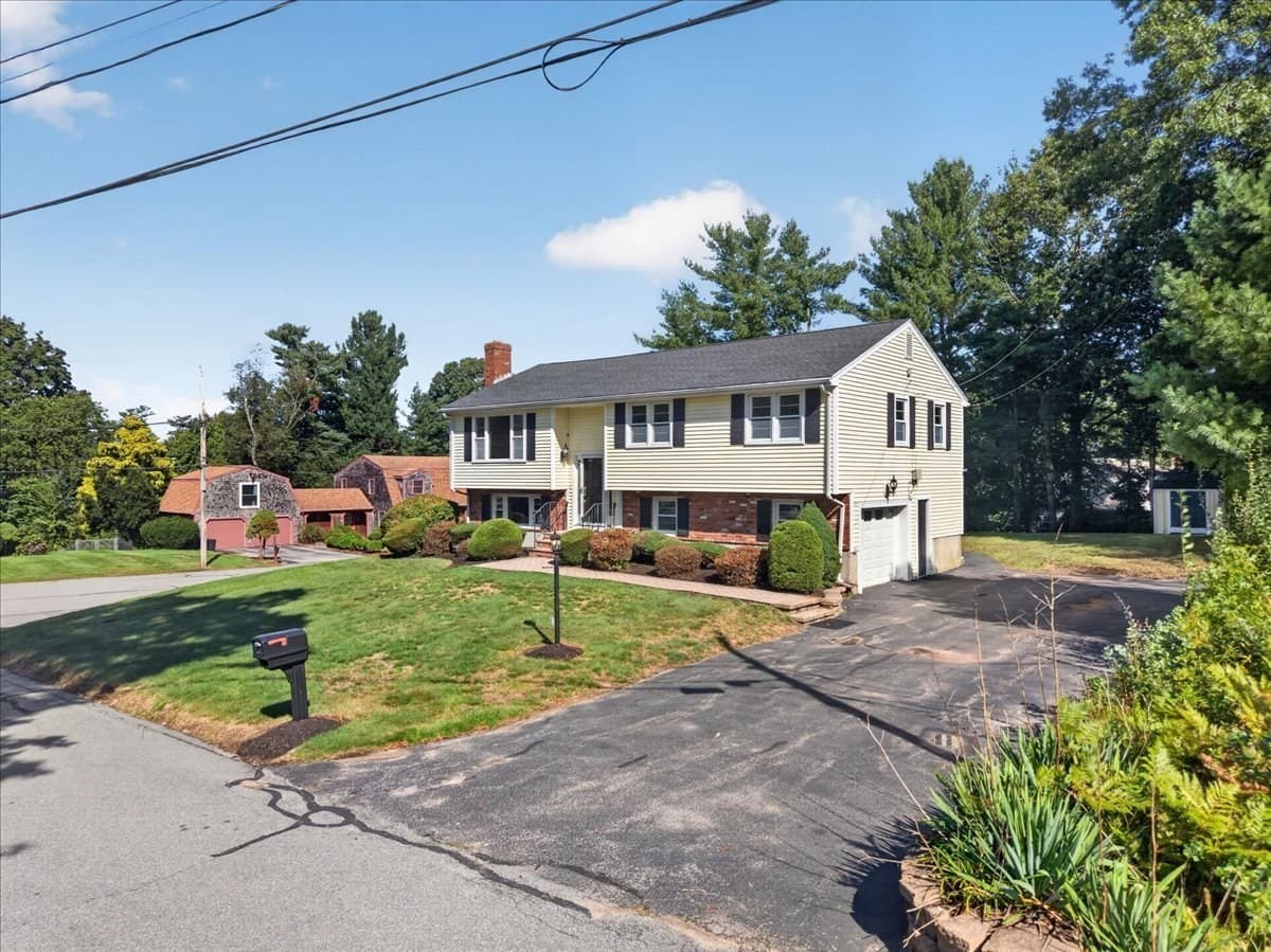 Single Family Residence at 7 Barbara Road, Taunton MA 02780, Taunton, photo 2 of 42