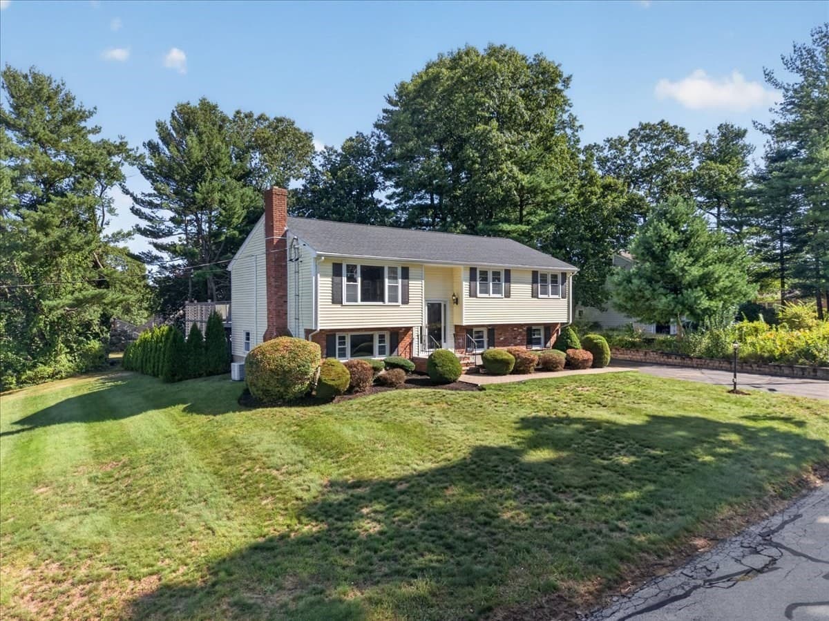 Single Family Residence at 7 Barbara Road, Taunton MA 02780, Taunton, photo 3 of 42