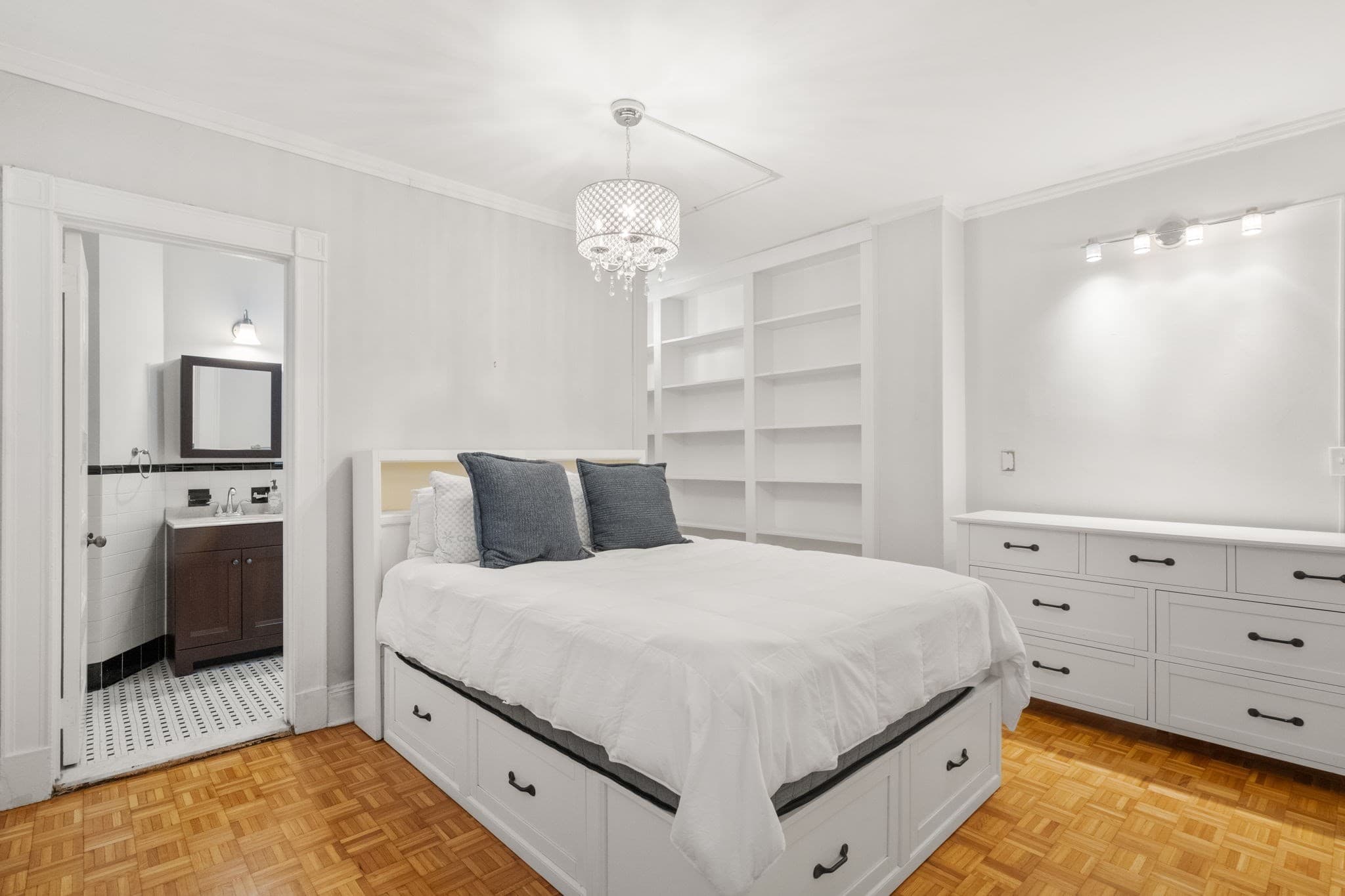 Condominium at 21 Beacon St # 3N, Boston MA 02108, Boston, photo 9 of 15