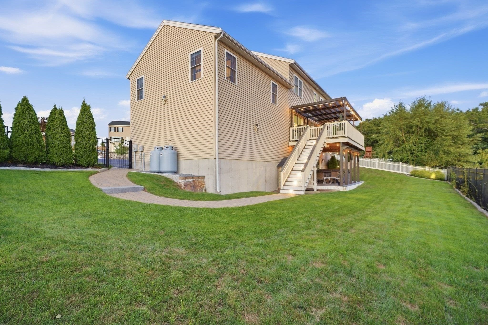 Single Family Residence at 1 Tsitsinos Dr, Peabody MA 01960, Peabody, photo 7 of 42