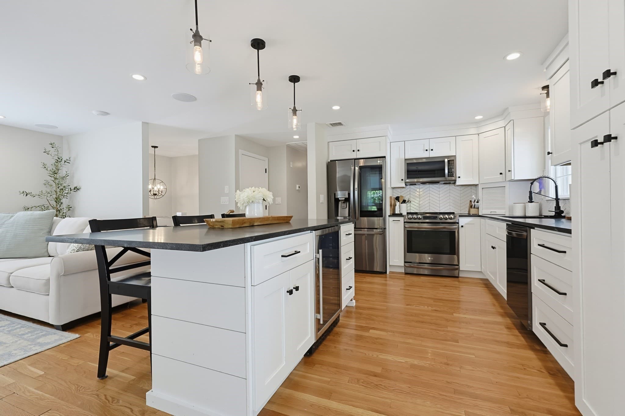 Single Family Residence at 10 Howe Circle, Randolph MA 02368, Randolph, photo 8 of 42