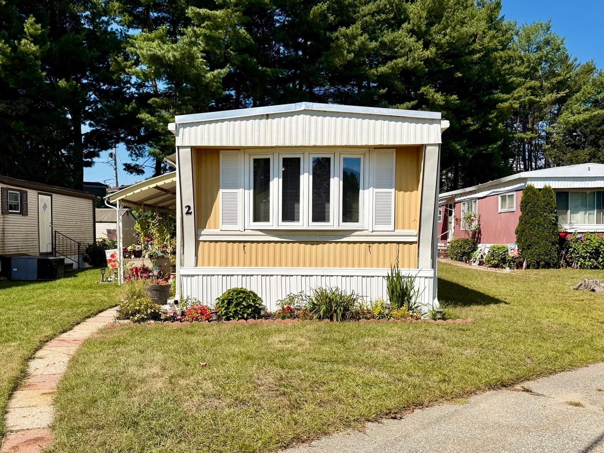 Mobile Home at 735 Memorial Dr # 2, Chicopee MA 01020, Chicopee, photo 2 of 16