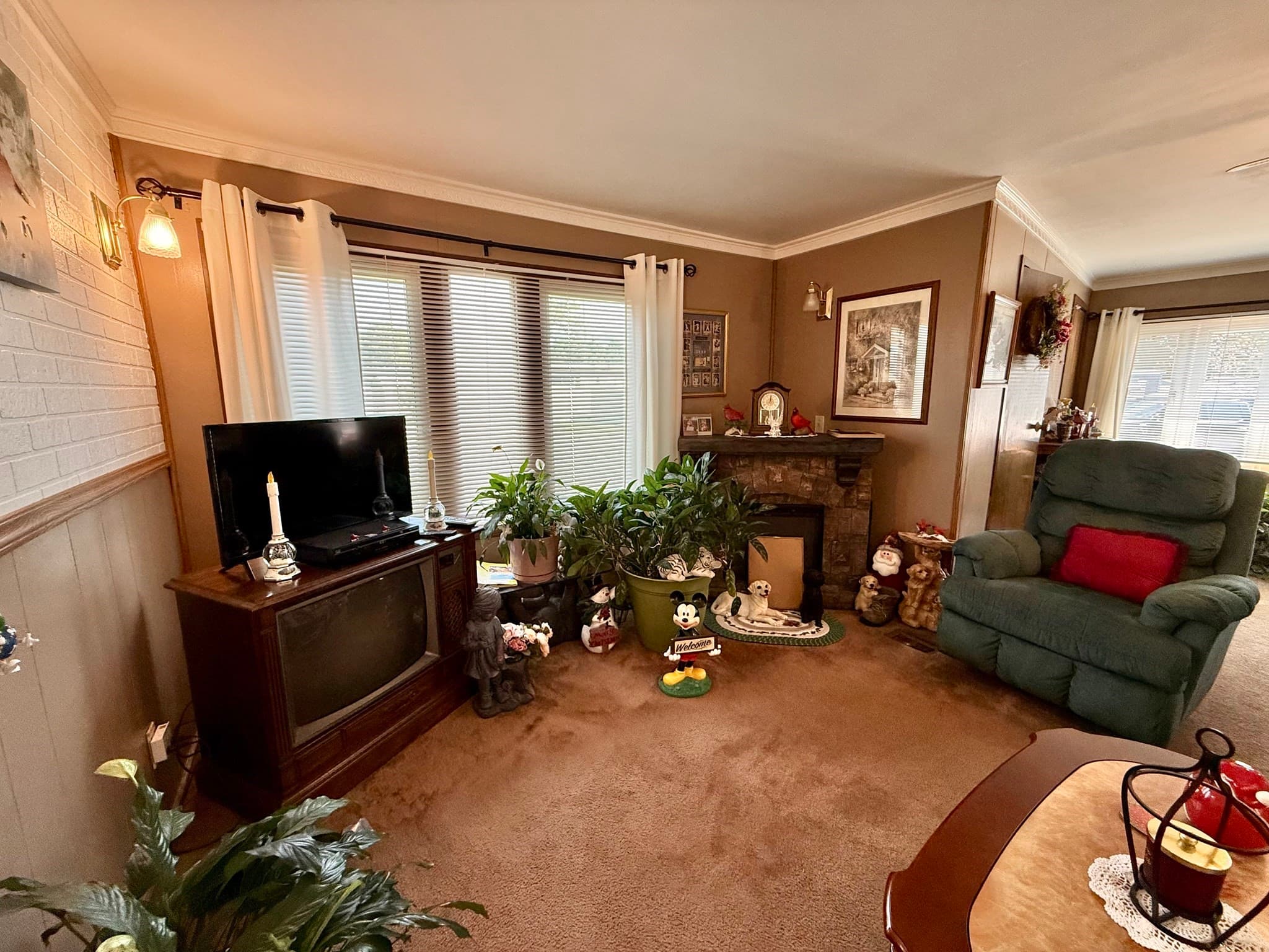 Mobile Home at 735 Memorial Dr # 2, Chicopee MA 01020, Chicopee, photo 7 of 16