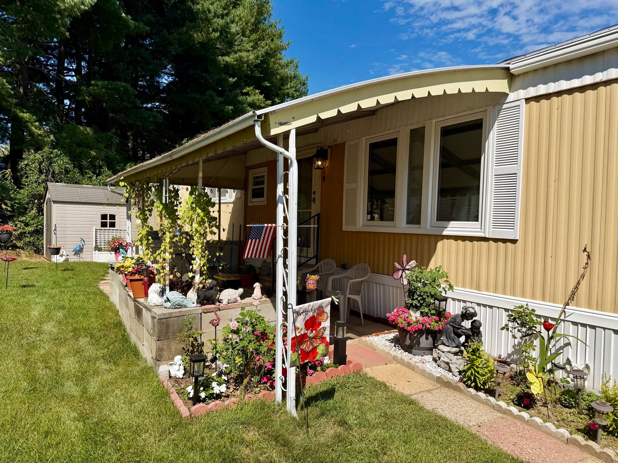 Mobile Home at 735 Memorial Dr # 2, Chicopee MA 01020, Chicopee, photo 3 of 16