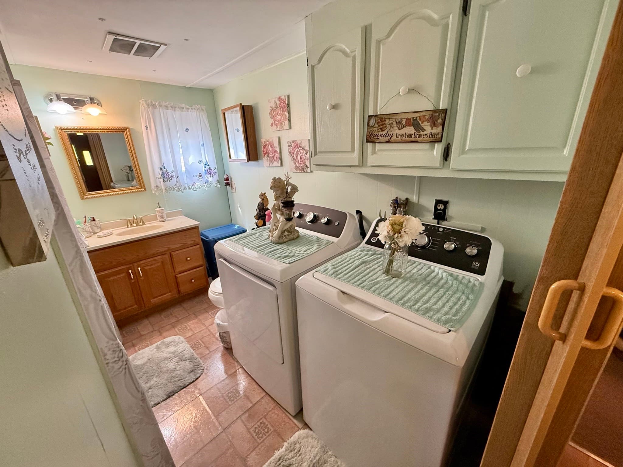 Mobile Home at 735 Memorial Dr # 2, Chicopee MA 01020, Chicopee, photo 10 of 16