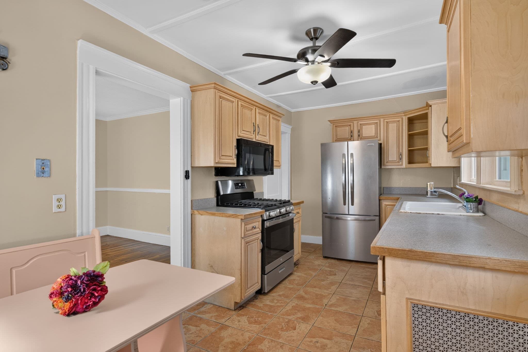 Condominium at 141-143 Stetson Ave # 1, Swampscott MA 01907, Swampscott, photo 13 of 35