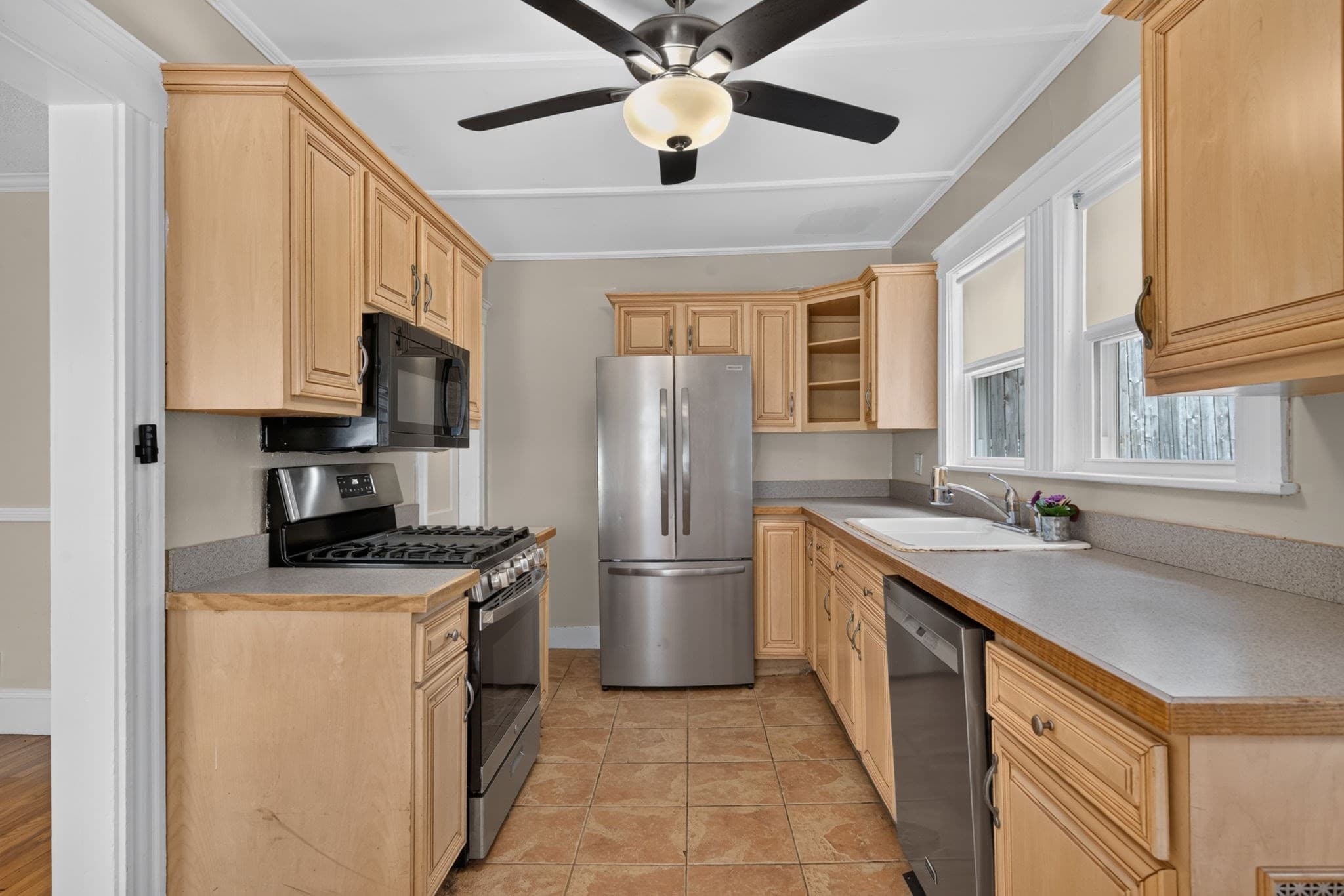 Condominium at 141-143 Stetson Ave # 1, Swampscott MA 01907, Swampscott, photo 12 of 35
