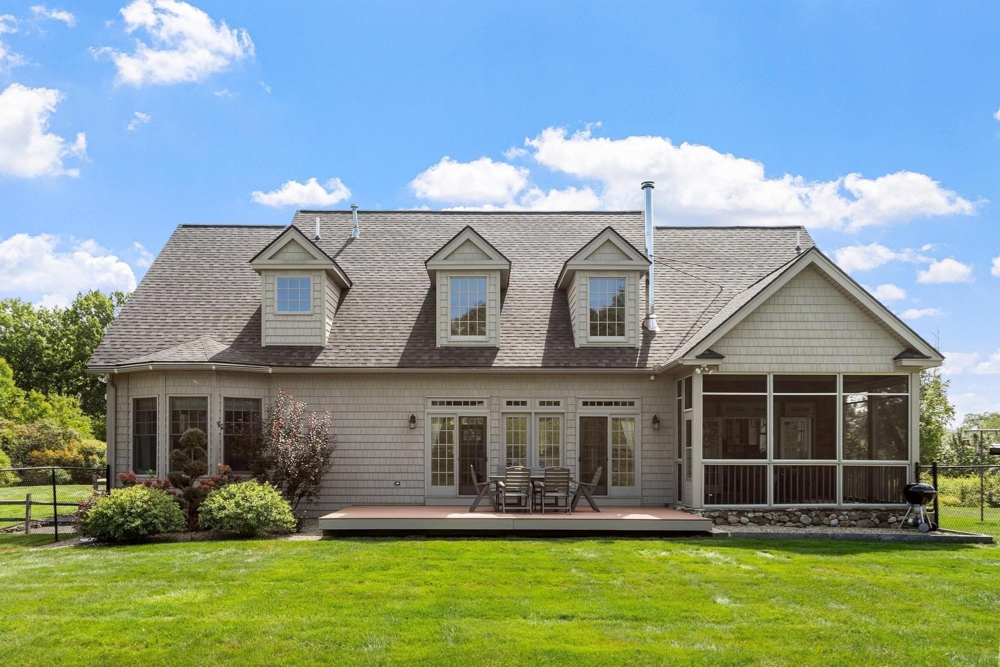 Single Family Residence at 11 Cider Ln, Dracut MA 01826, photo 2 of 42