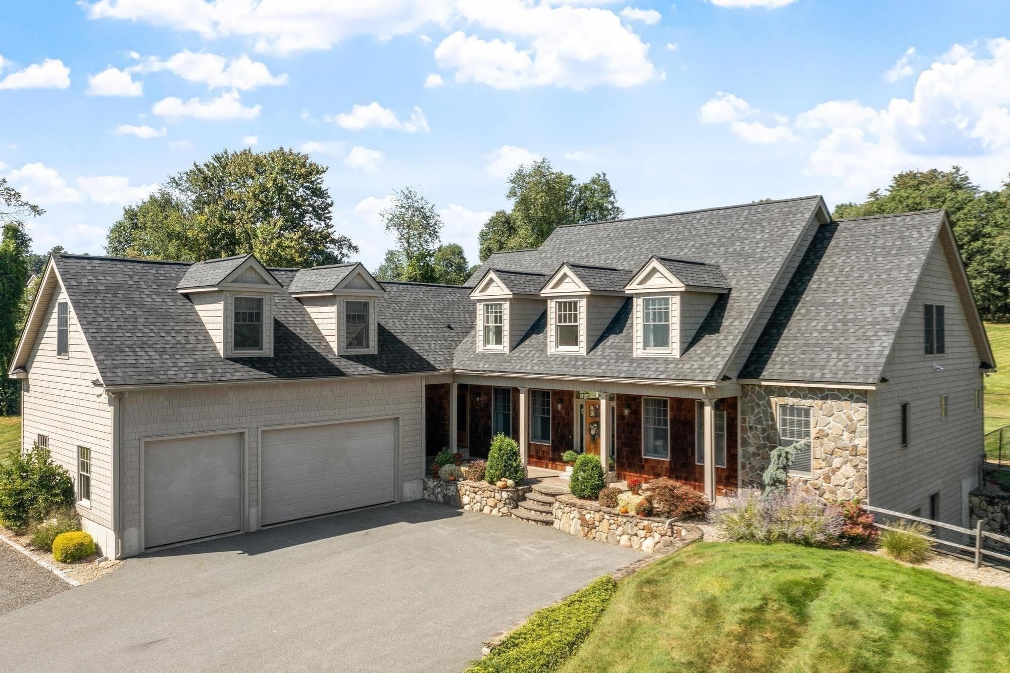 11 Cider Ln, Dracut MA 01826