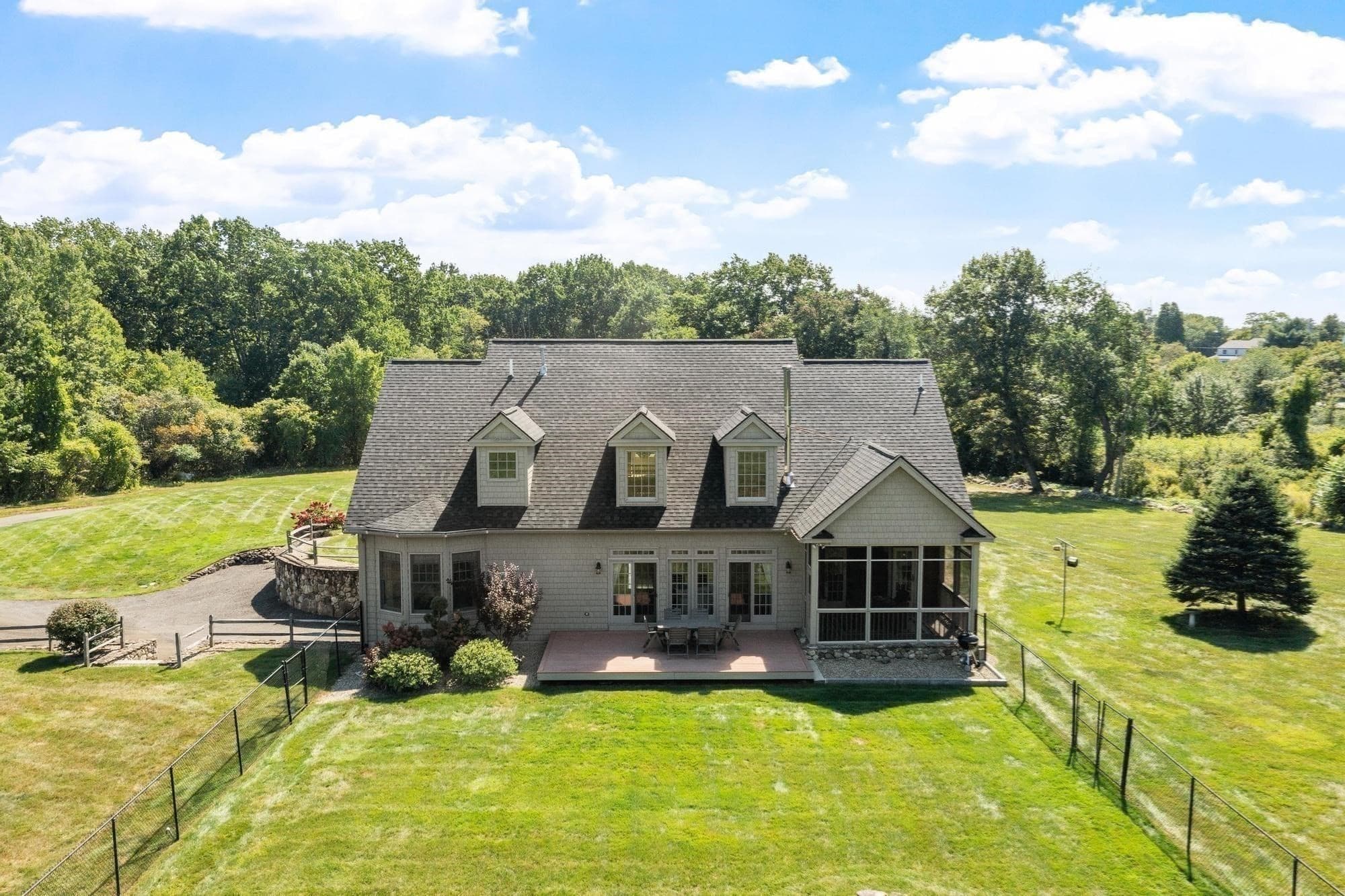 Single Family Residence at 11 Cider Ln, Dracut MA 01826, photo 4 of 42