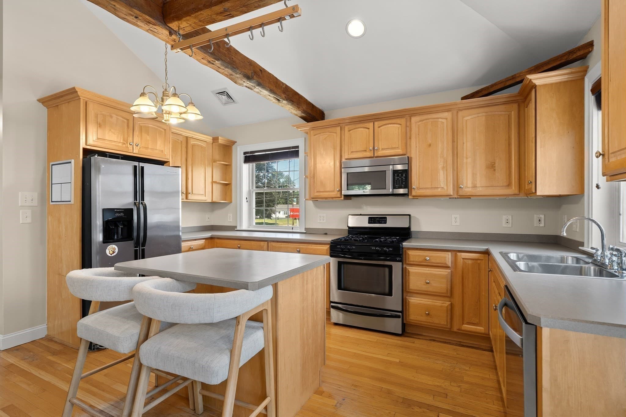 Condominium at 521 Washington Street # 3, Abington MA 02351, Abington, photo 2 of 32