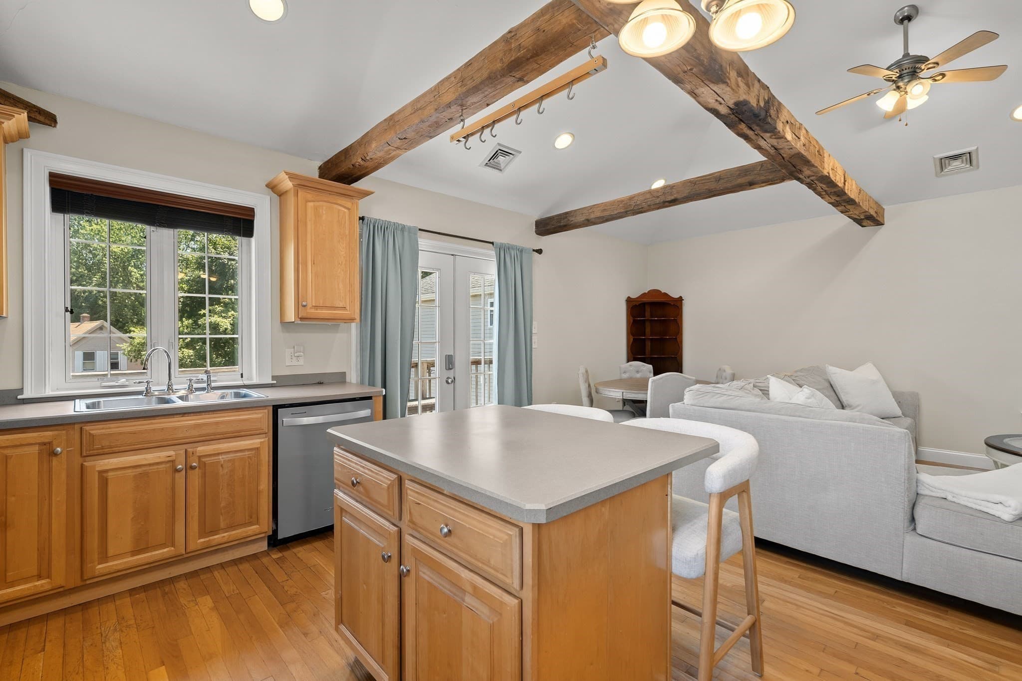 Condominium at 521 Washington Street # 3, Abington MA 02351, Abington, photo 4 of 32