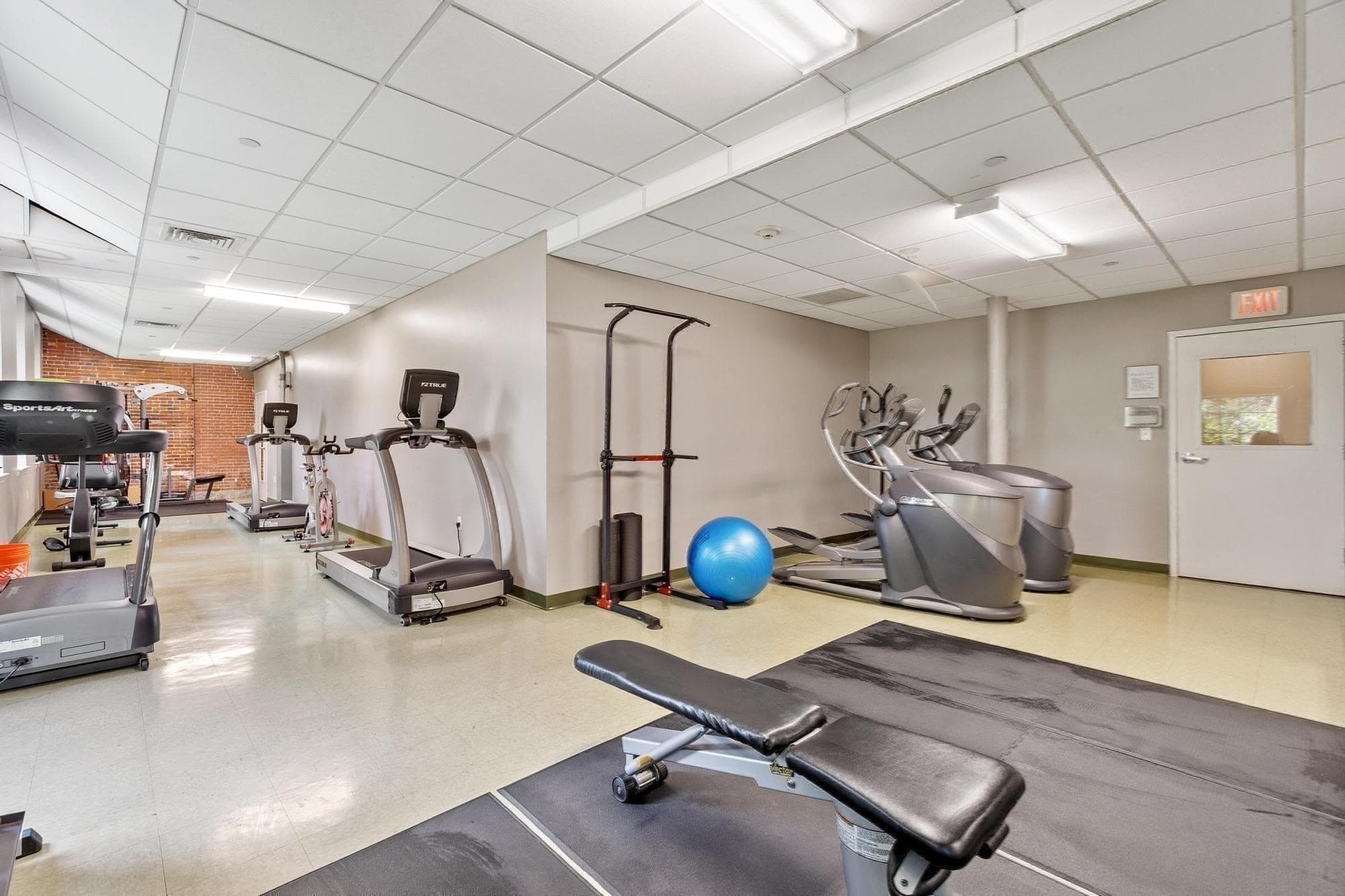 Condominium at 52 Lawrence Dr # 601, Lowell MA 01854, Lowell, photo 13 of 21