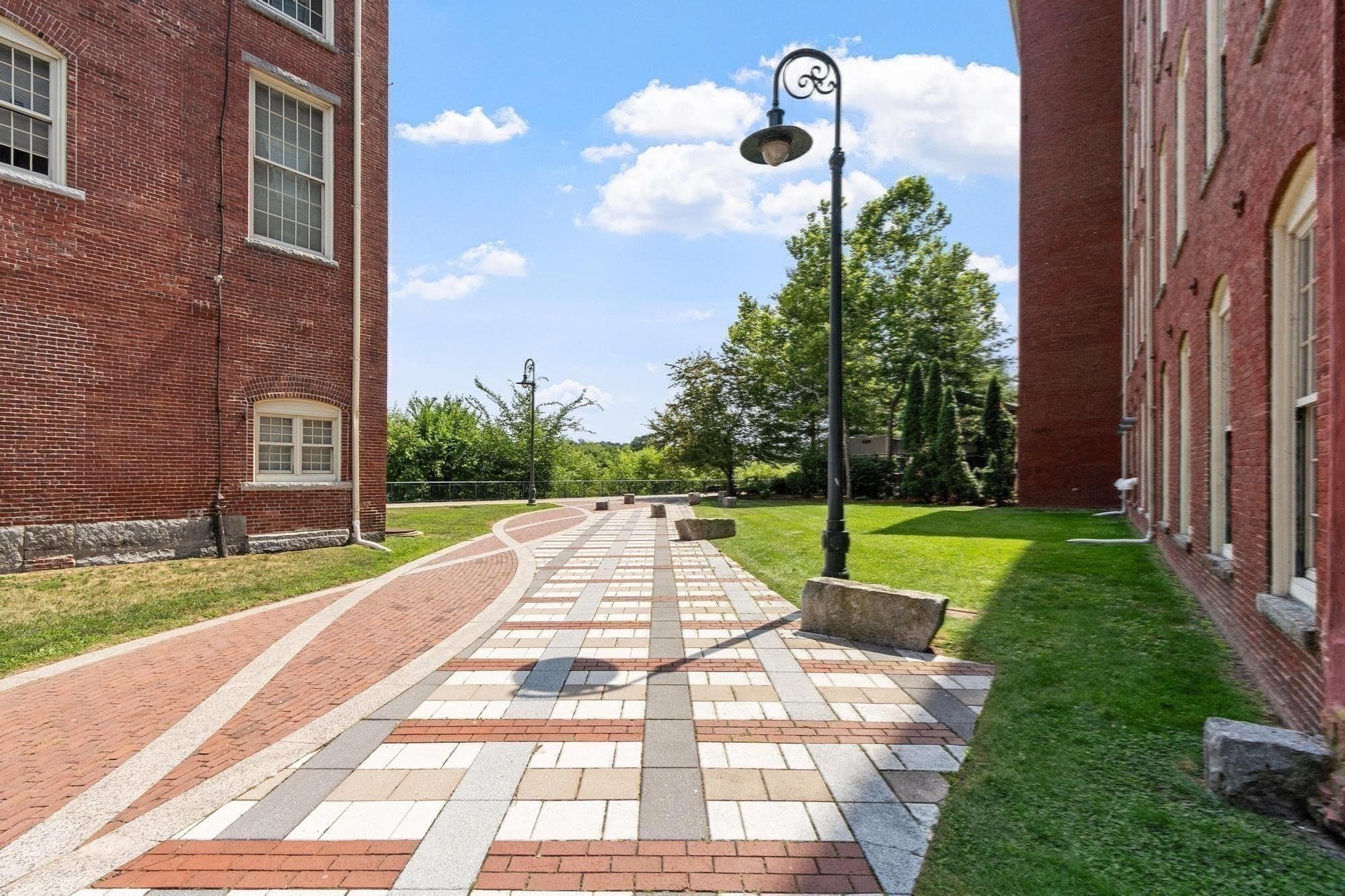 Condominium at 52 Lawrence Dr # 601, Lowell MA 01854, Lowell, photo 17 of 21