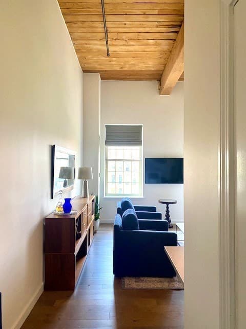 52 Lawrence Dr # 601, Lowell MA 01854