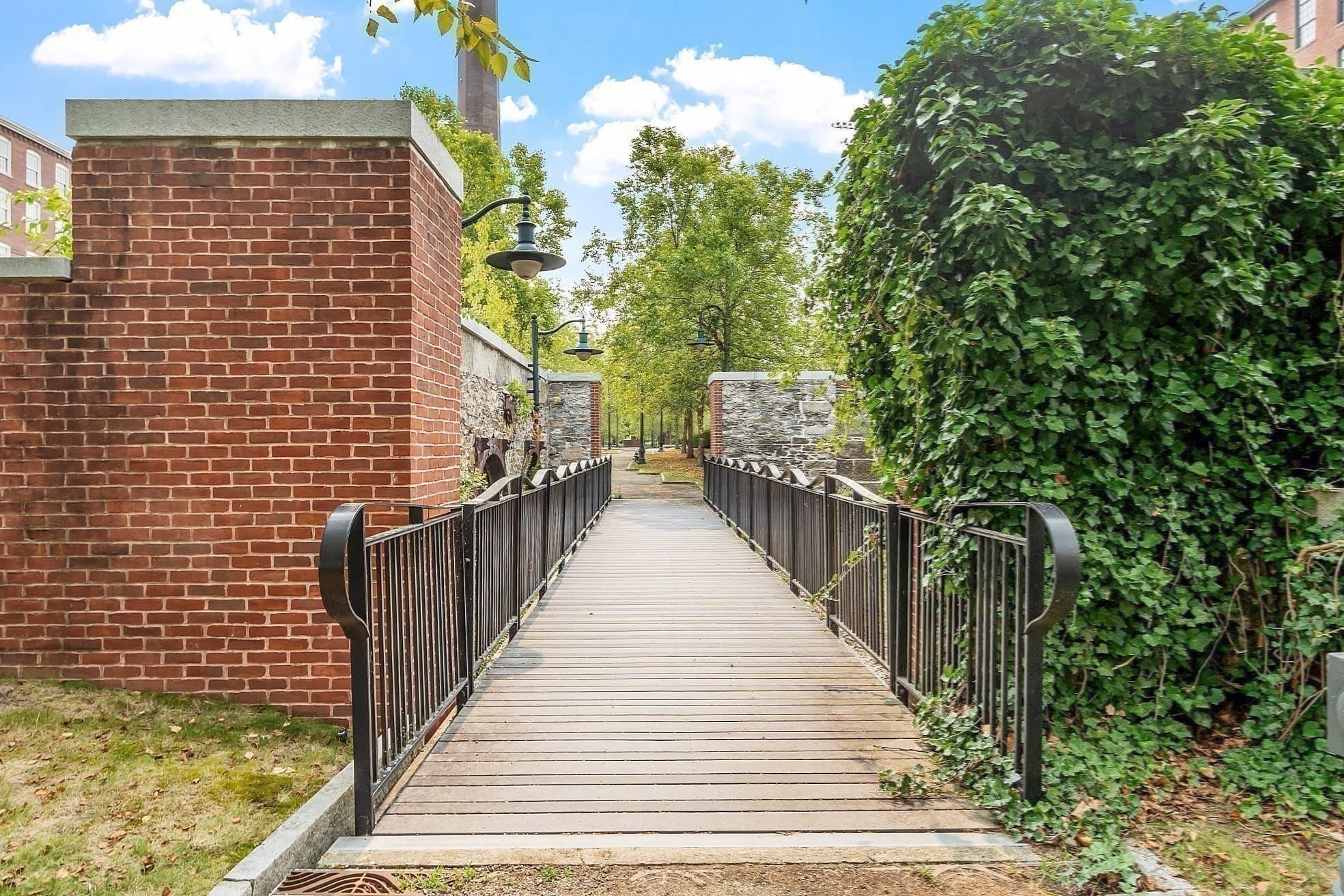 Condominium at 52 Lawrence Dr # 601, Lowell MA 01854, Lowell, photo 18 of 21