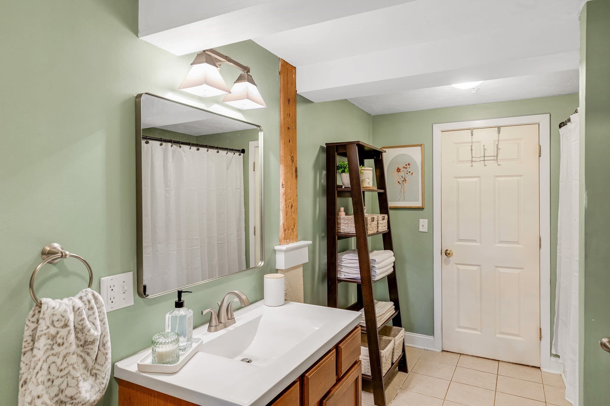 Condominium at 25 Cedar St # 3, Amesbury MA 01913, Amesbury, photo 22 of 31