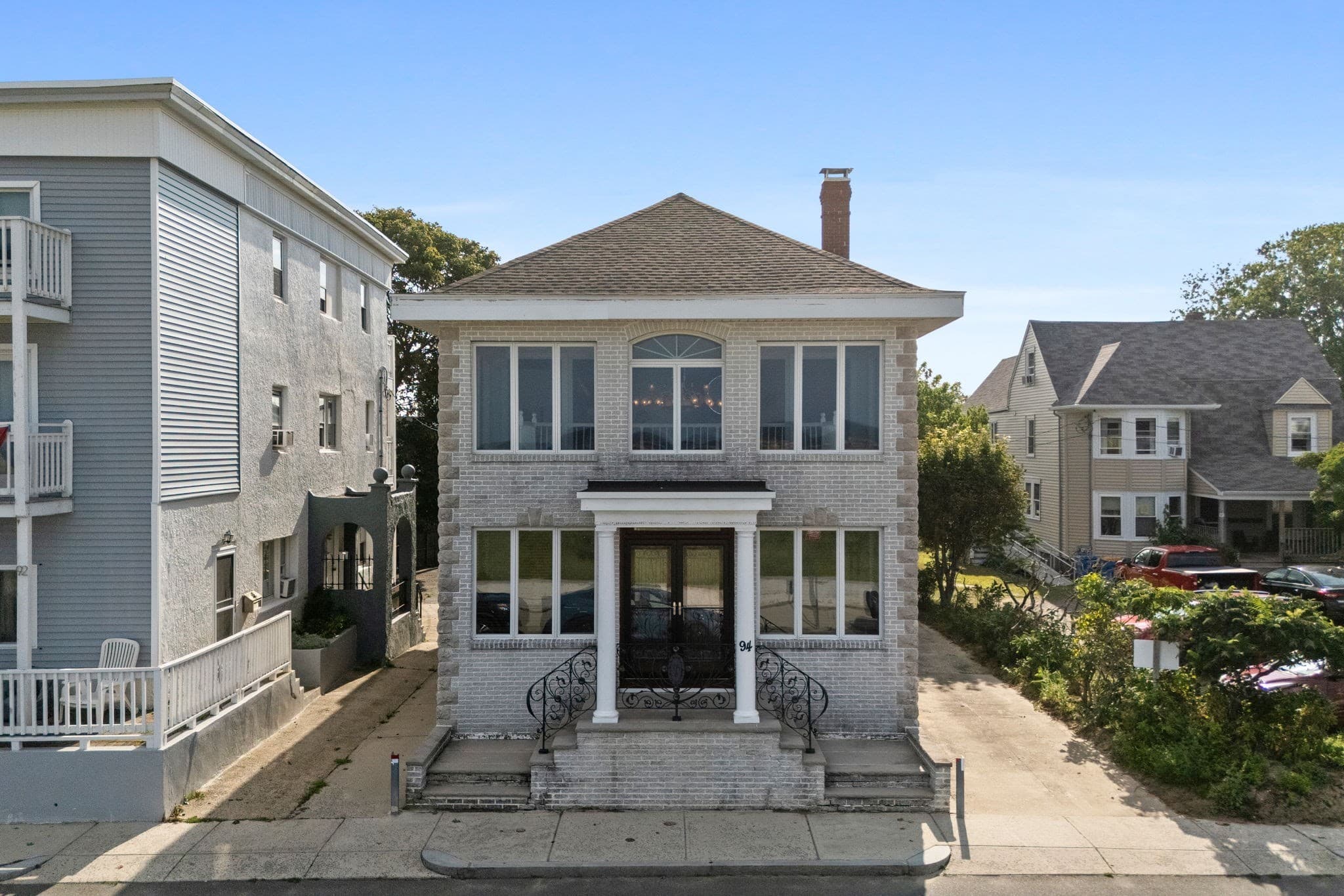 94 Winthrop Shore Dr, Winthrop MA 02152