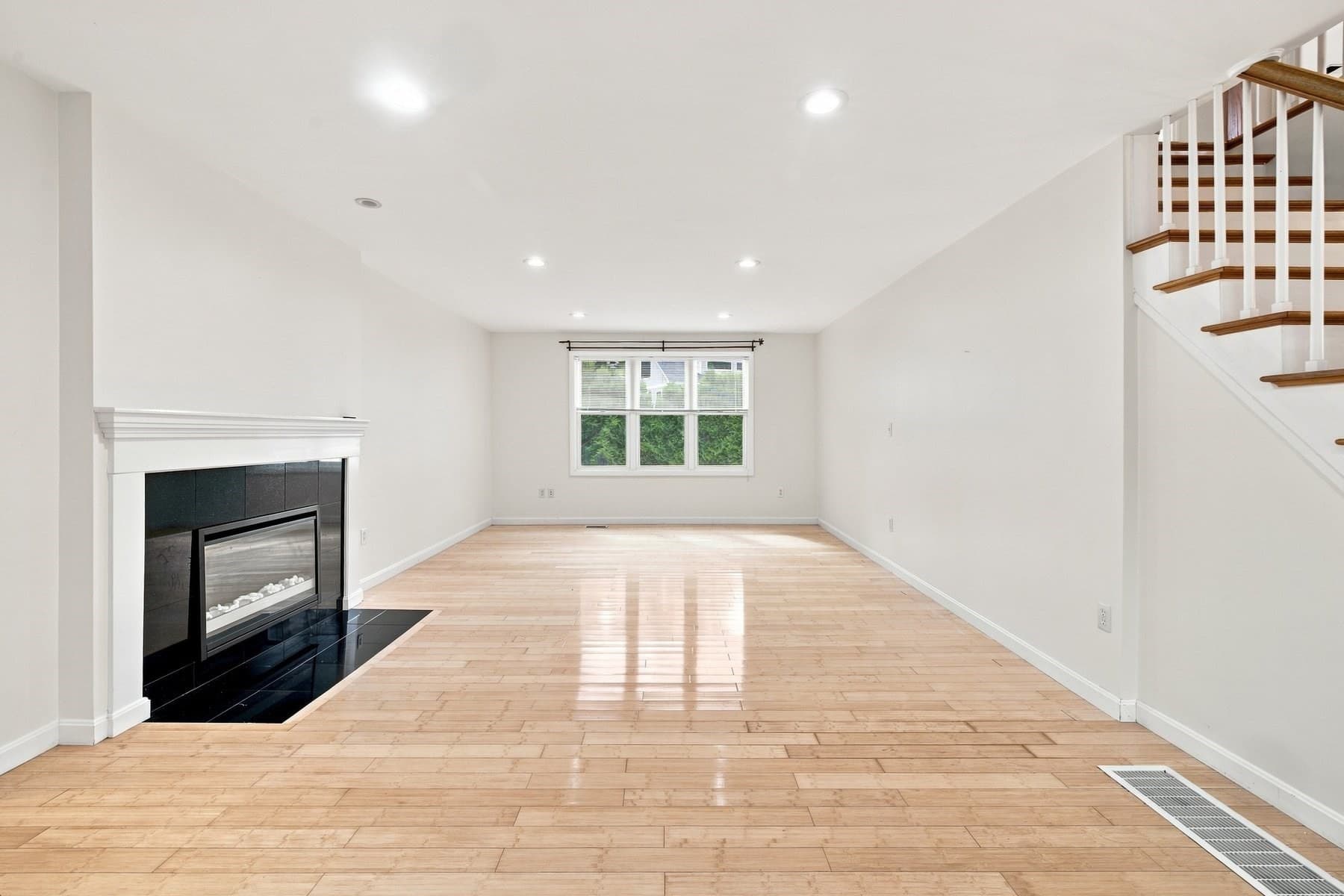 Single Family Residence at 829 Chestnut, Newton MA 02468, Newton, photo 4 of 36