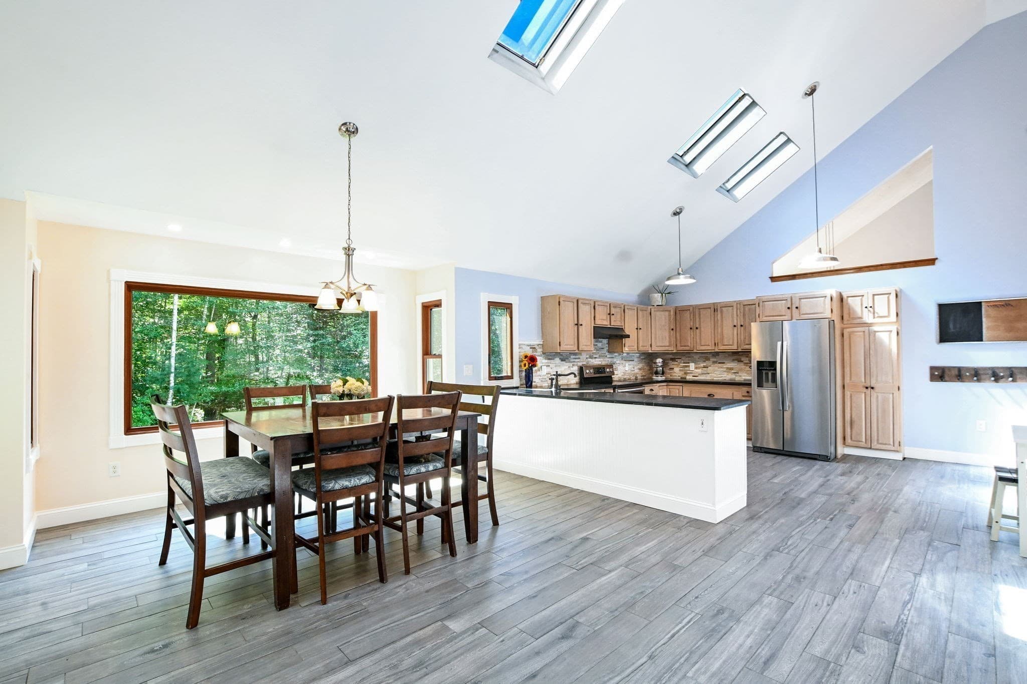 Single Family Residence at 27 Brittany Ln, Dartmouth MA 02747, Dartmouth, photo 10 of 42
