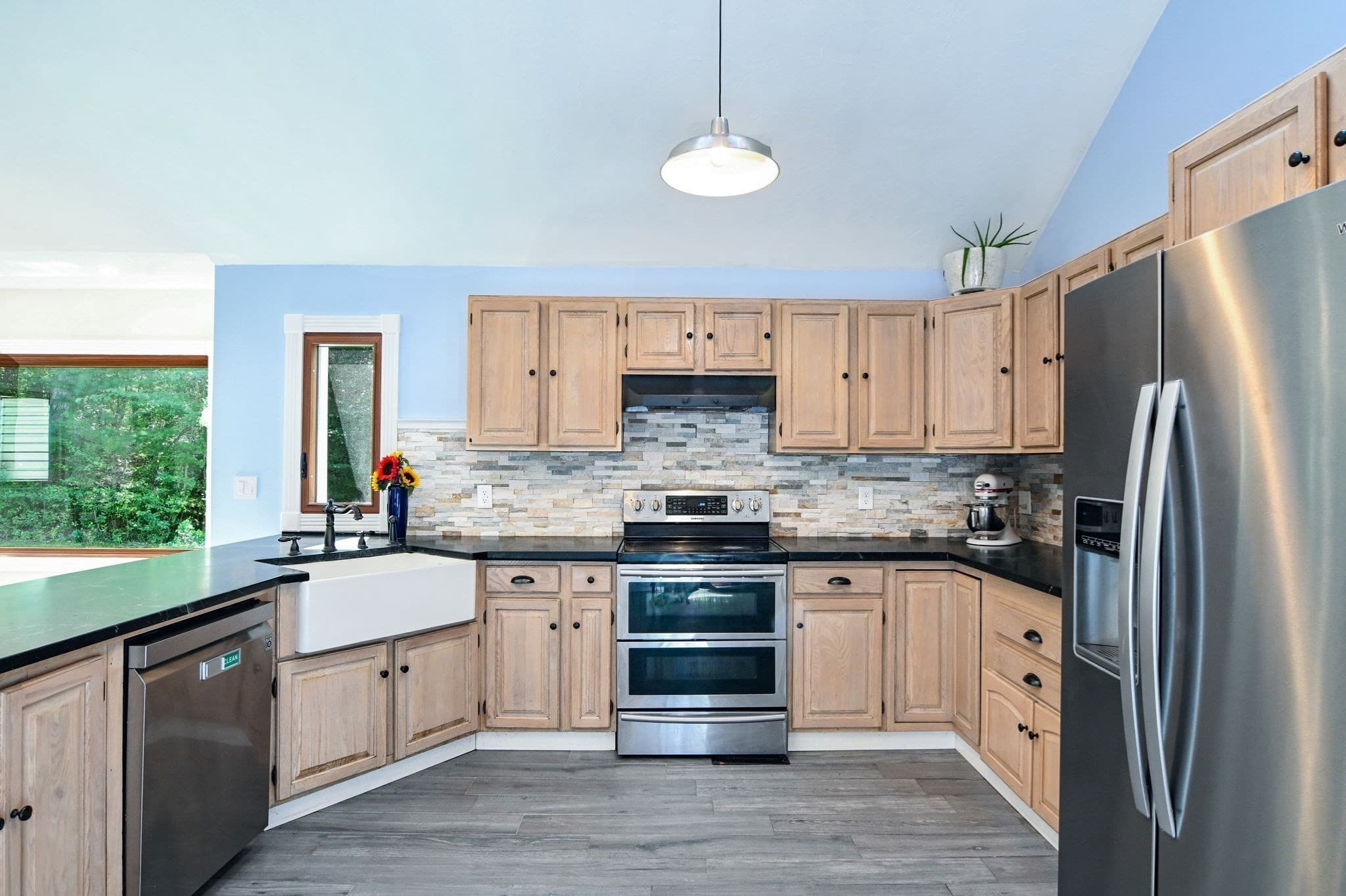 Single Family Residence at 27 Brittany Ln, Dartmouth MA 02747, Dartmouth, photo 11 of 42